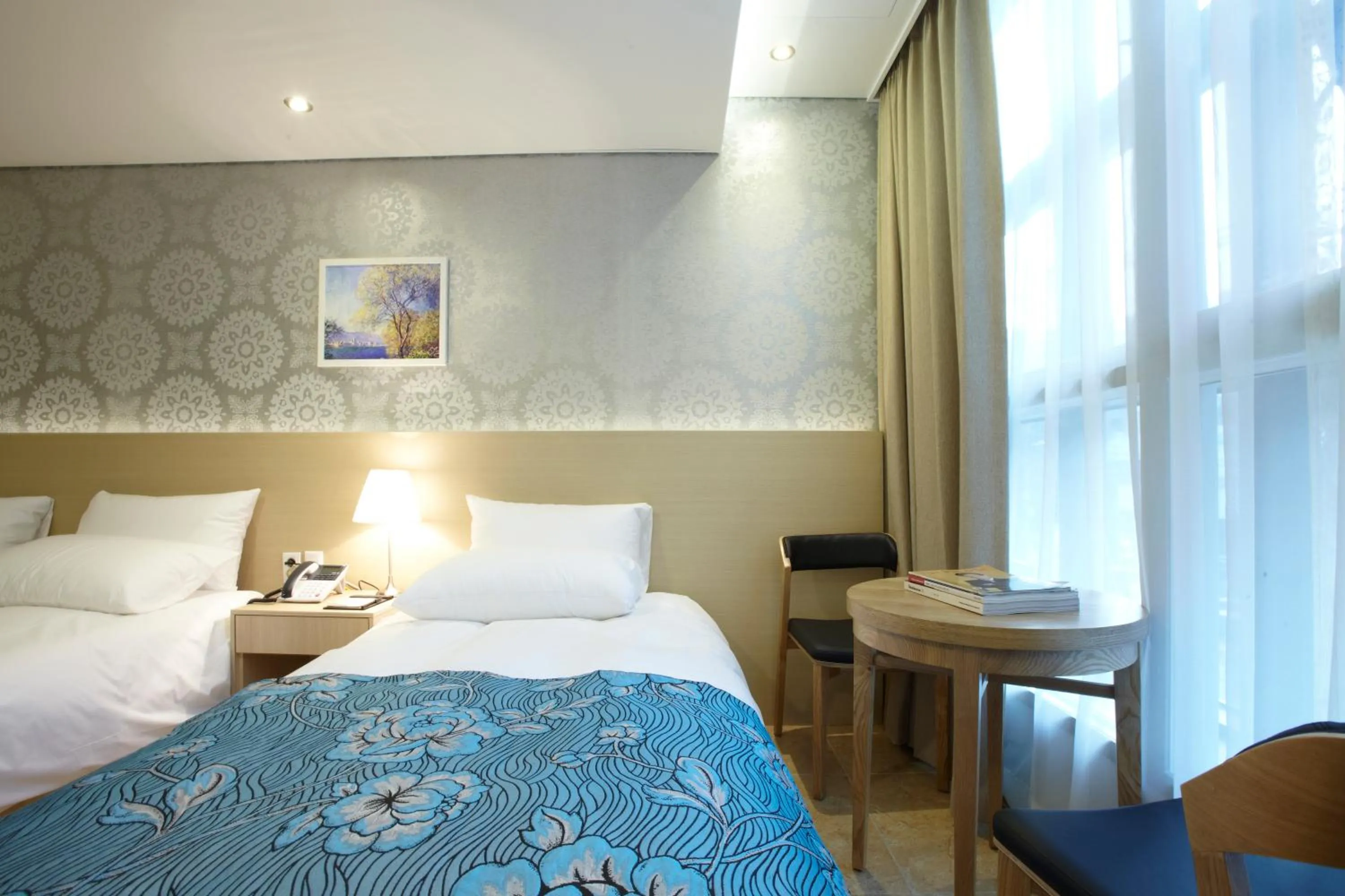 Seating area, Bed in Hotel Sopra Incheon Cheongna