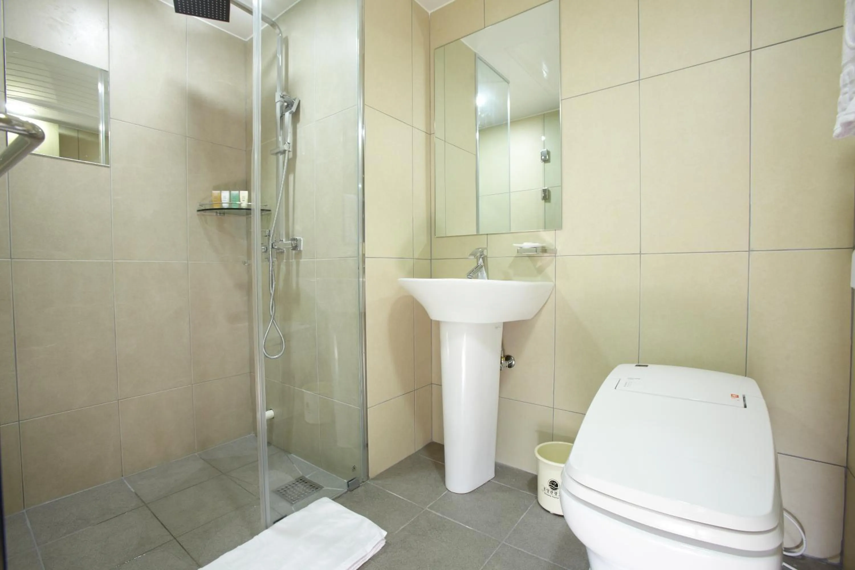 Bathroom in Hotel Sopra Incheon Cheongna