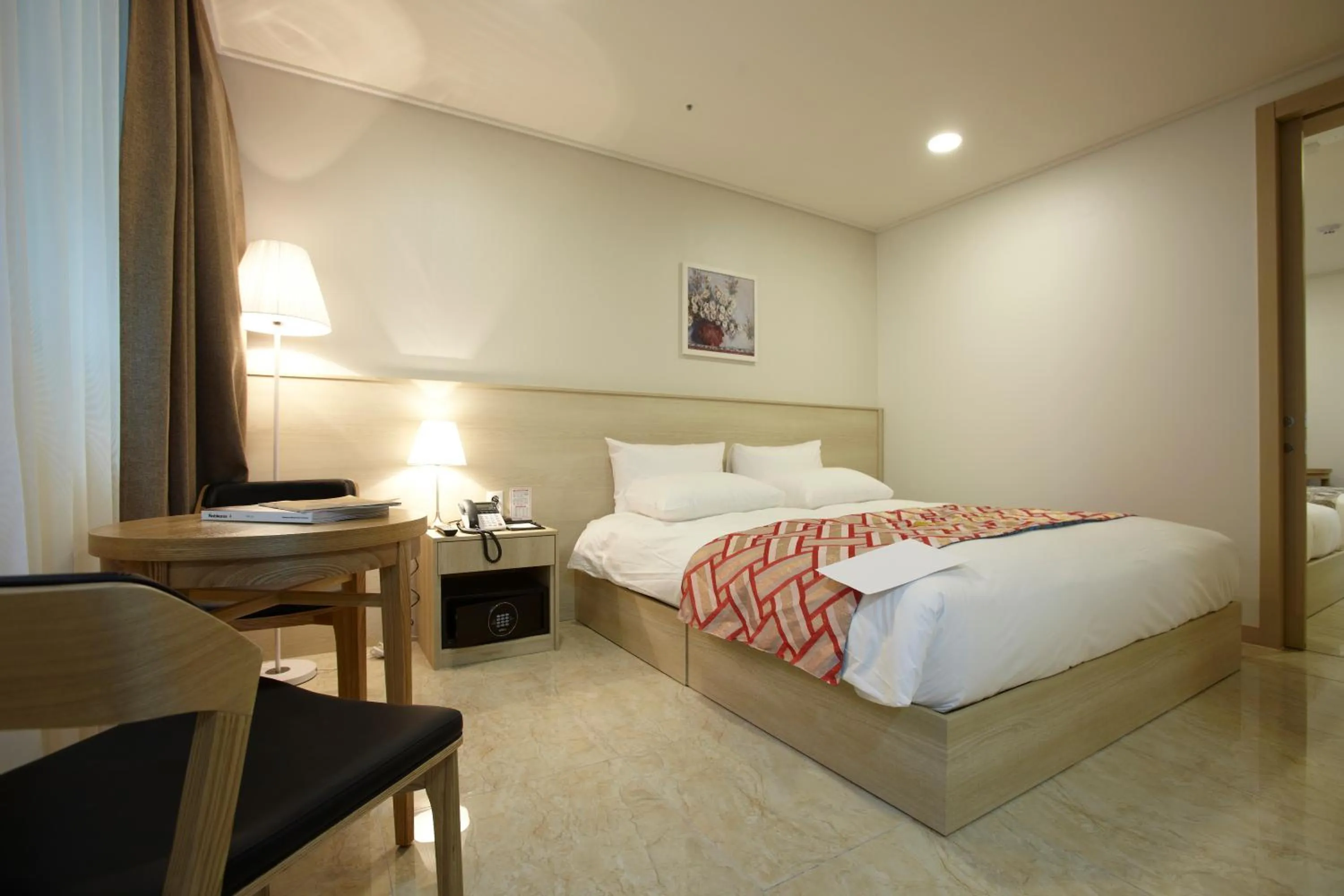 Photo of the whole room, Bed in Hotel Sopra Incheon Cheongna