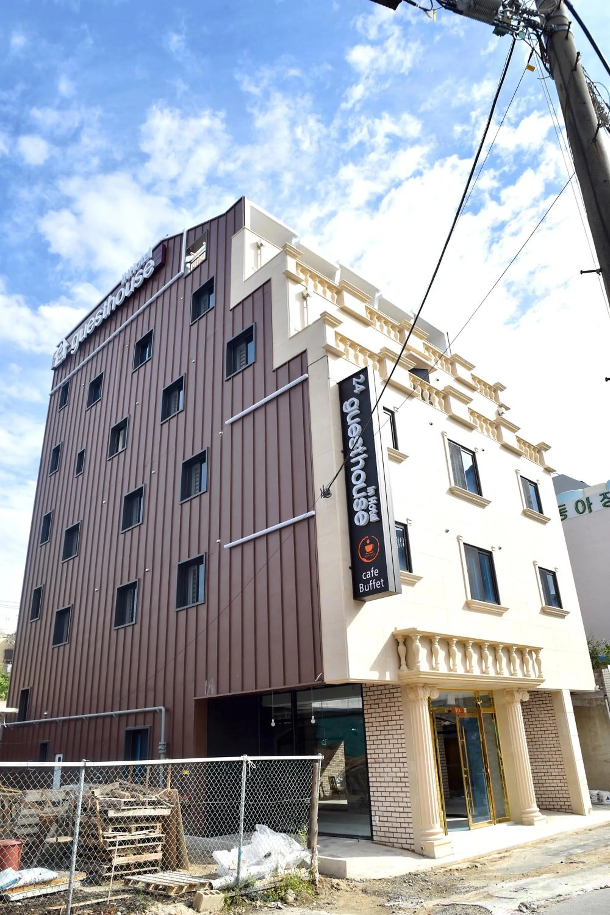 Facade/entrance in 24 Guesthouse Suncheon