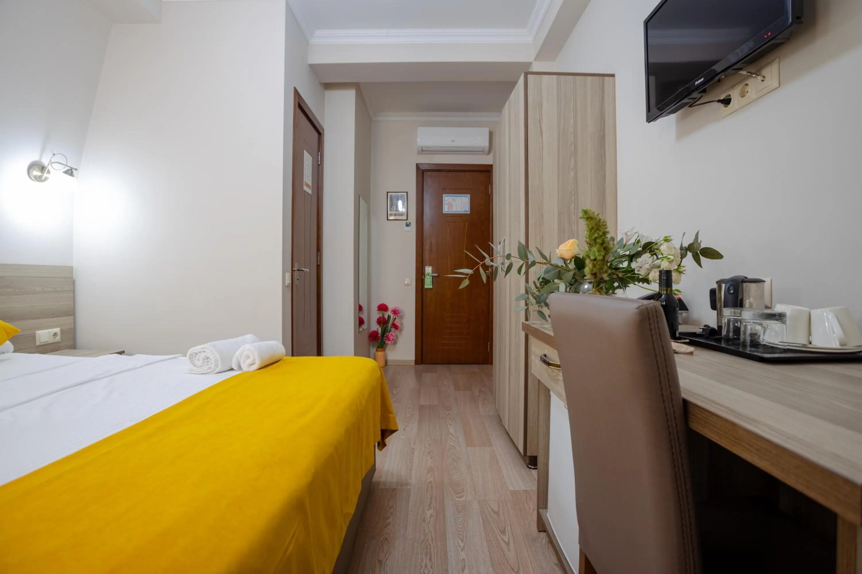 TV and multimedia, Bed in Daisi Sunset Hotel