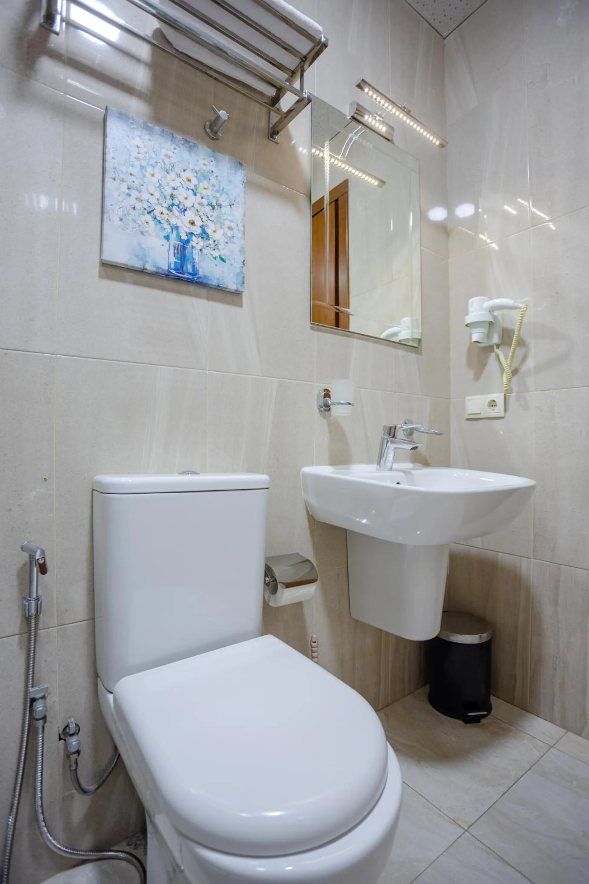 Shower in Daisi Sunset Hotel