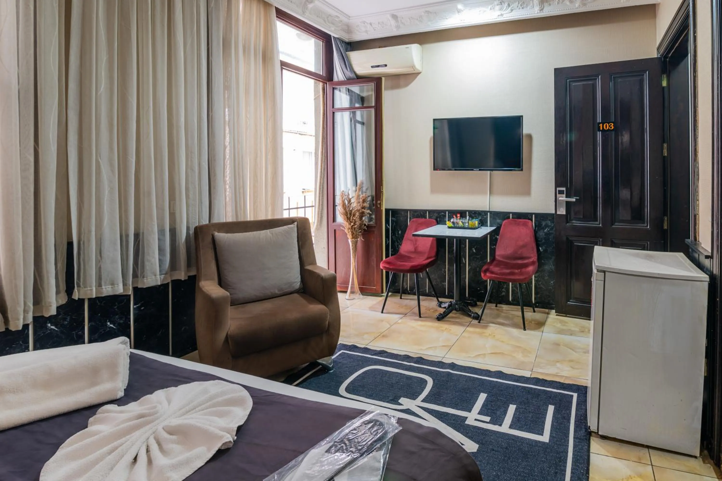 Photo of the whole room, Bed in Nest HOTEL Sisli