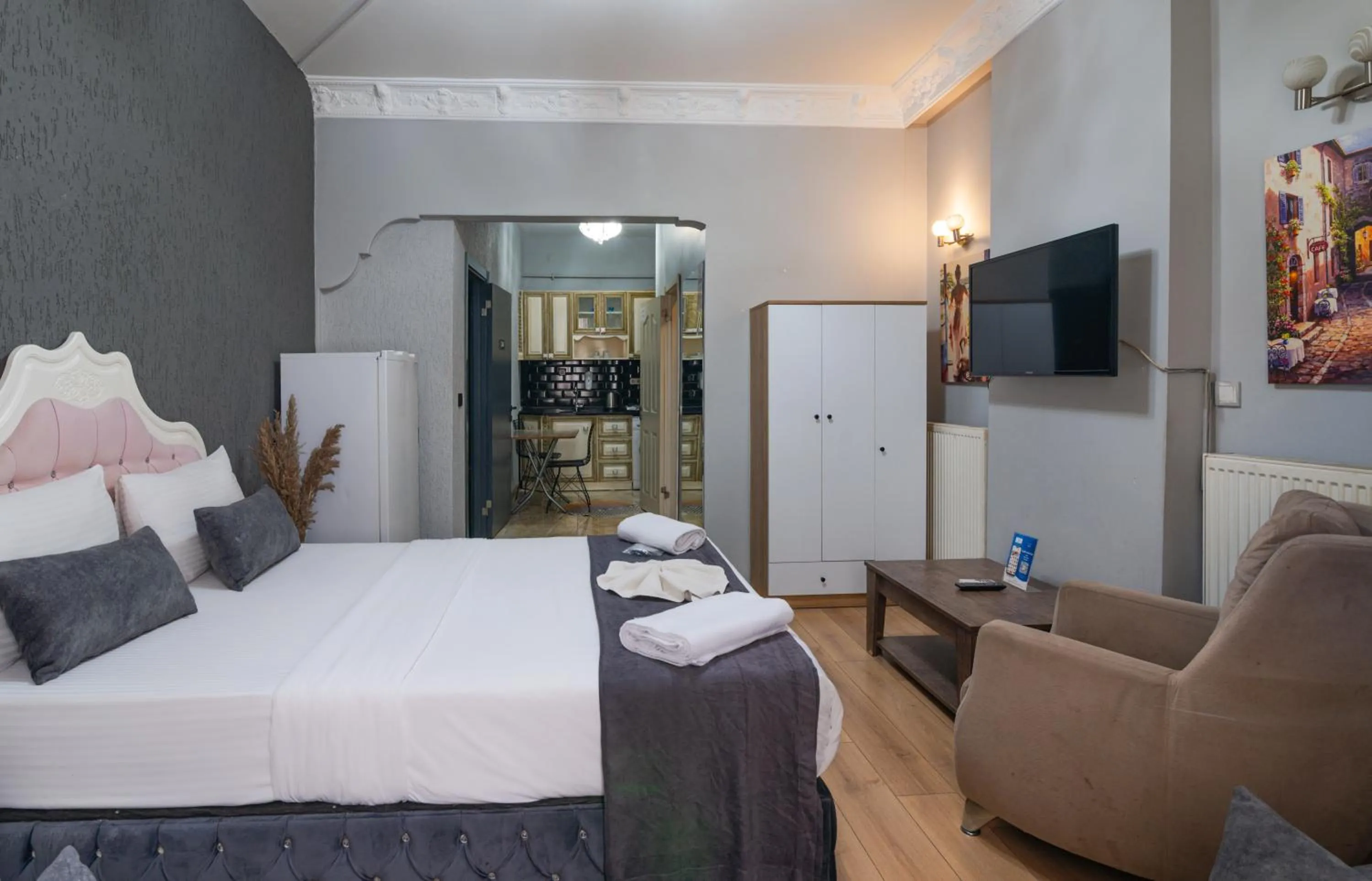 Communal lounge/ TV room, Bed in Nest HOTEL Sisli