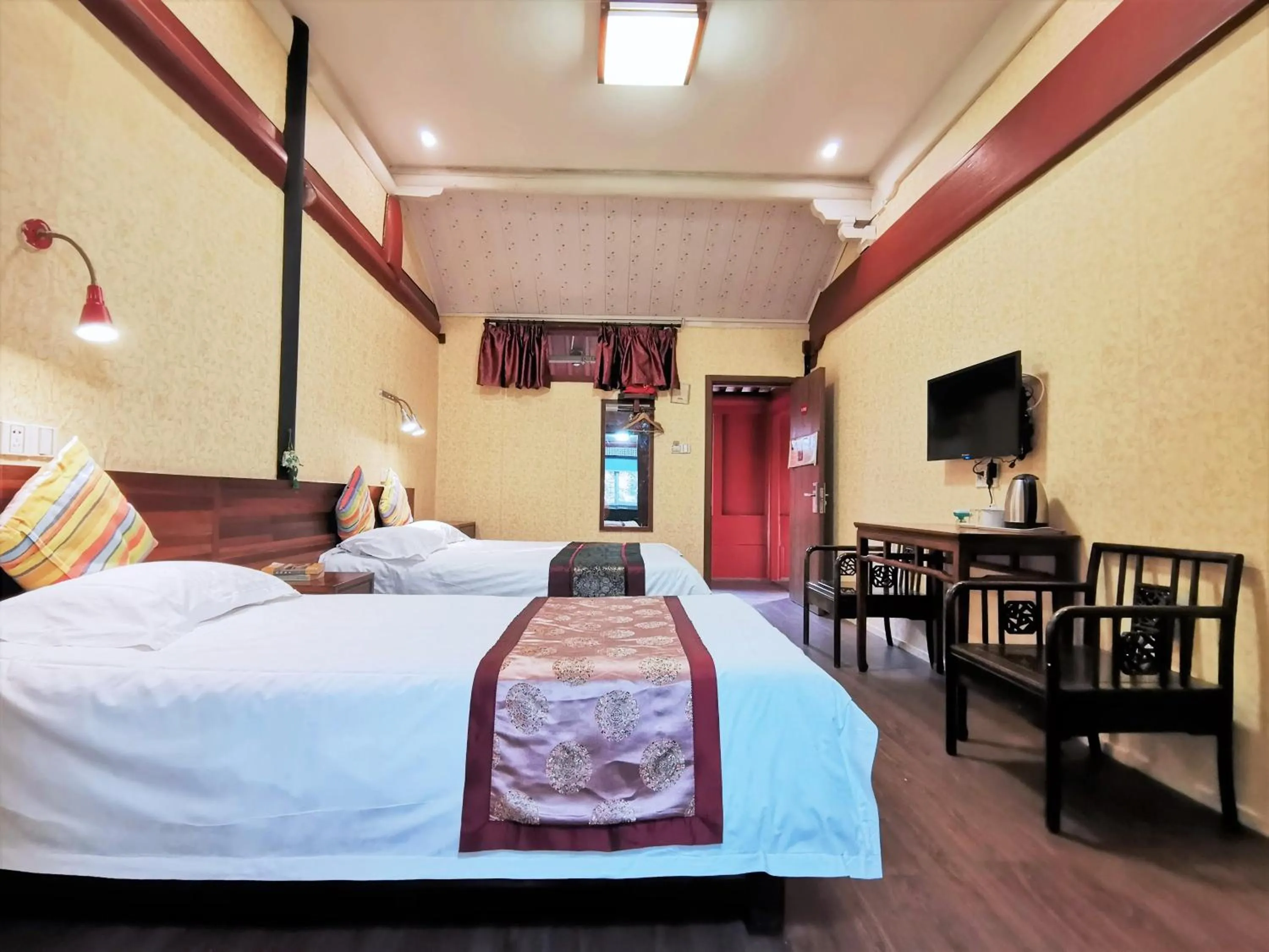 Bed in Shaoxing Laotaimen Luxun Native Place Youth Hostel