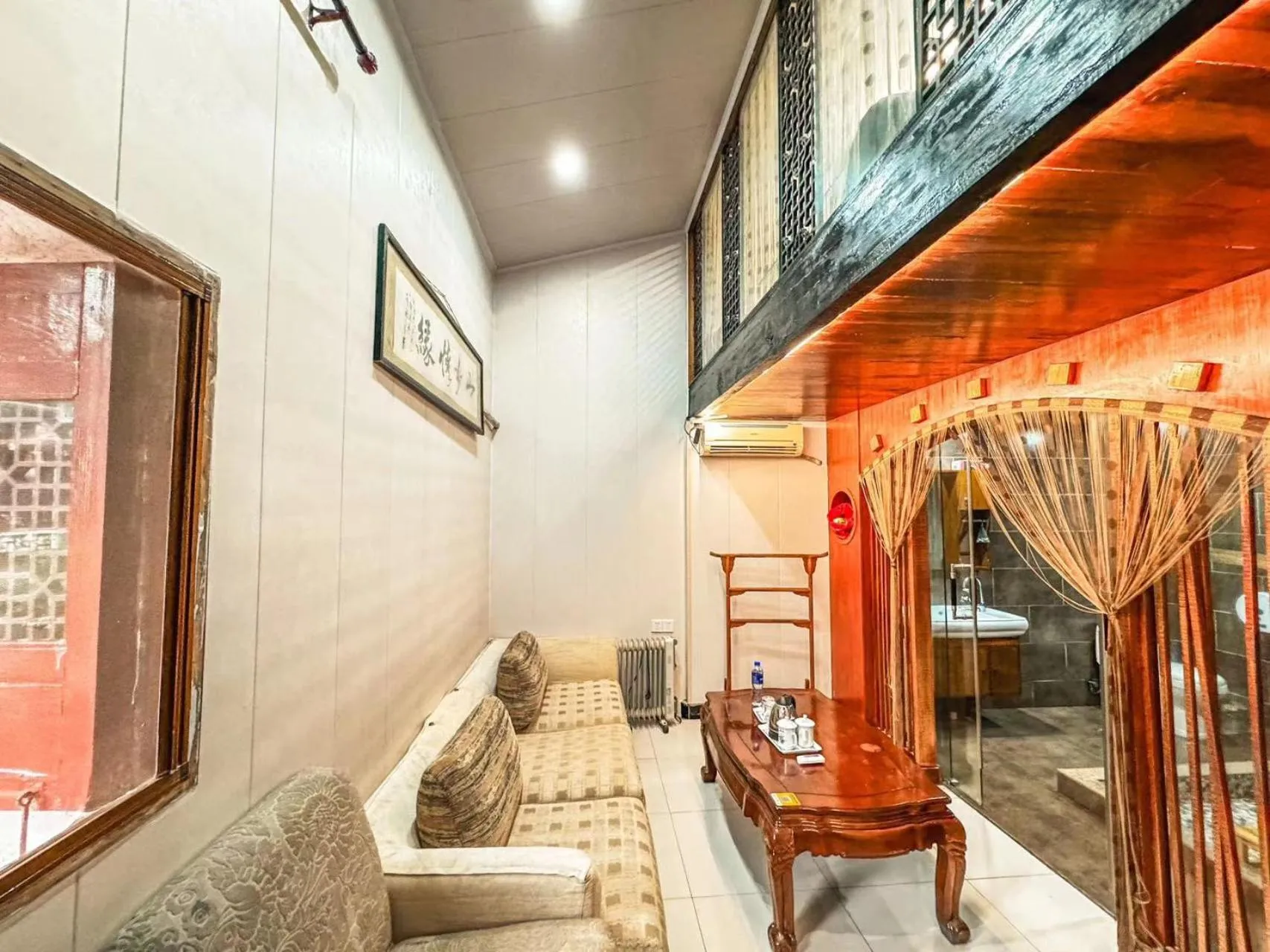 Shaoxing Laotaimen Luxun Native Place Youth Hostel