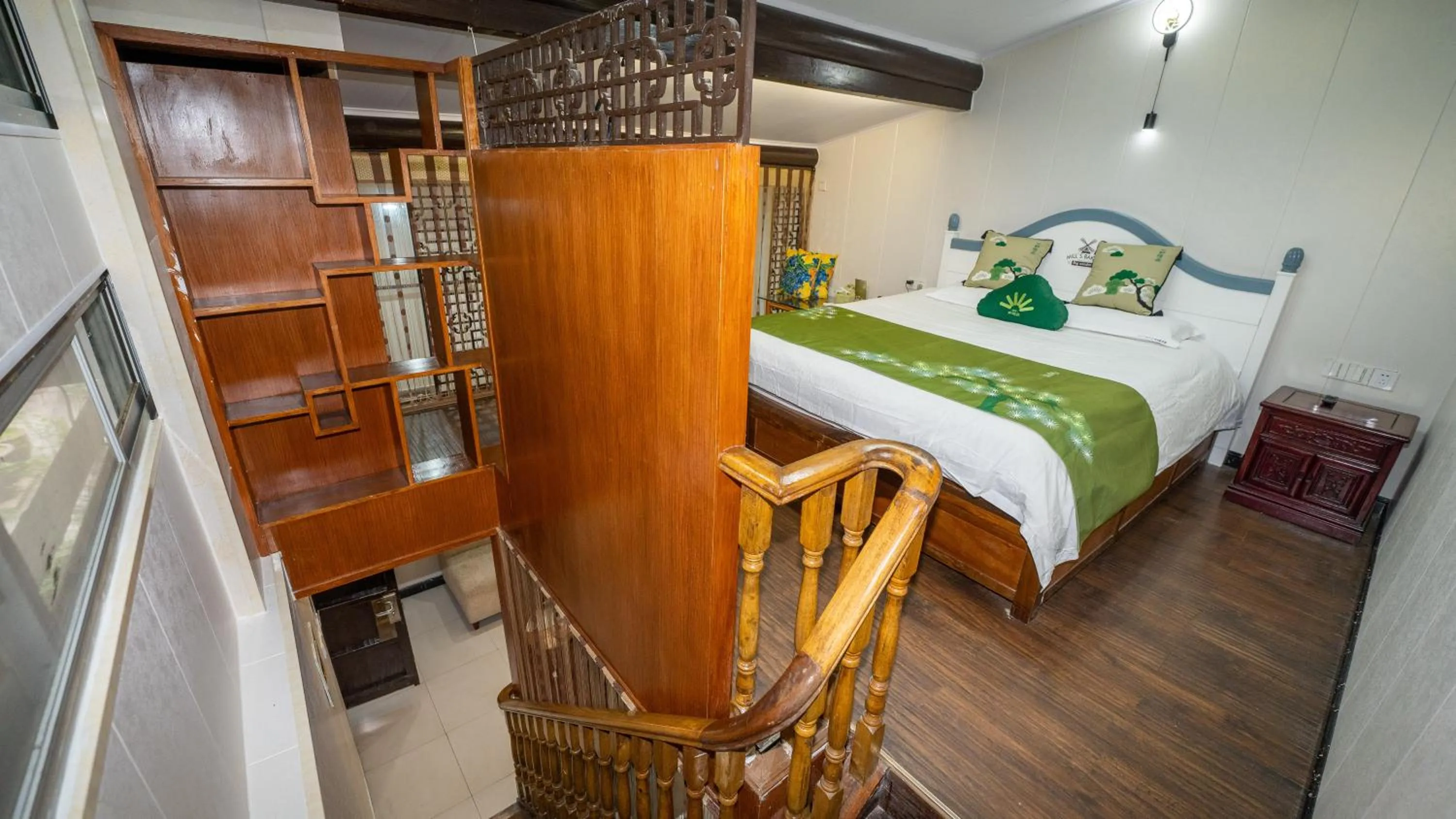 Bed in Shaoxing Laotaimen Luxun Native Place Youth Hostel