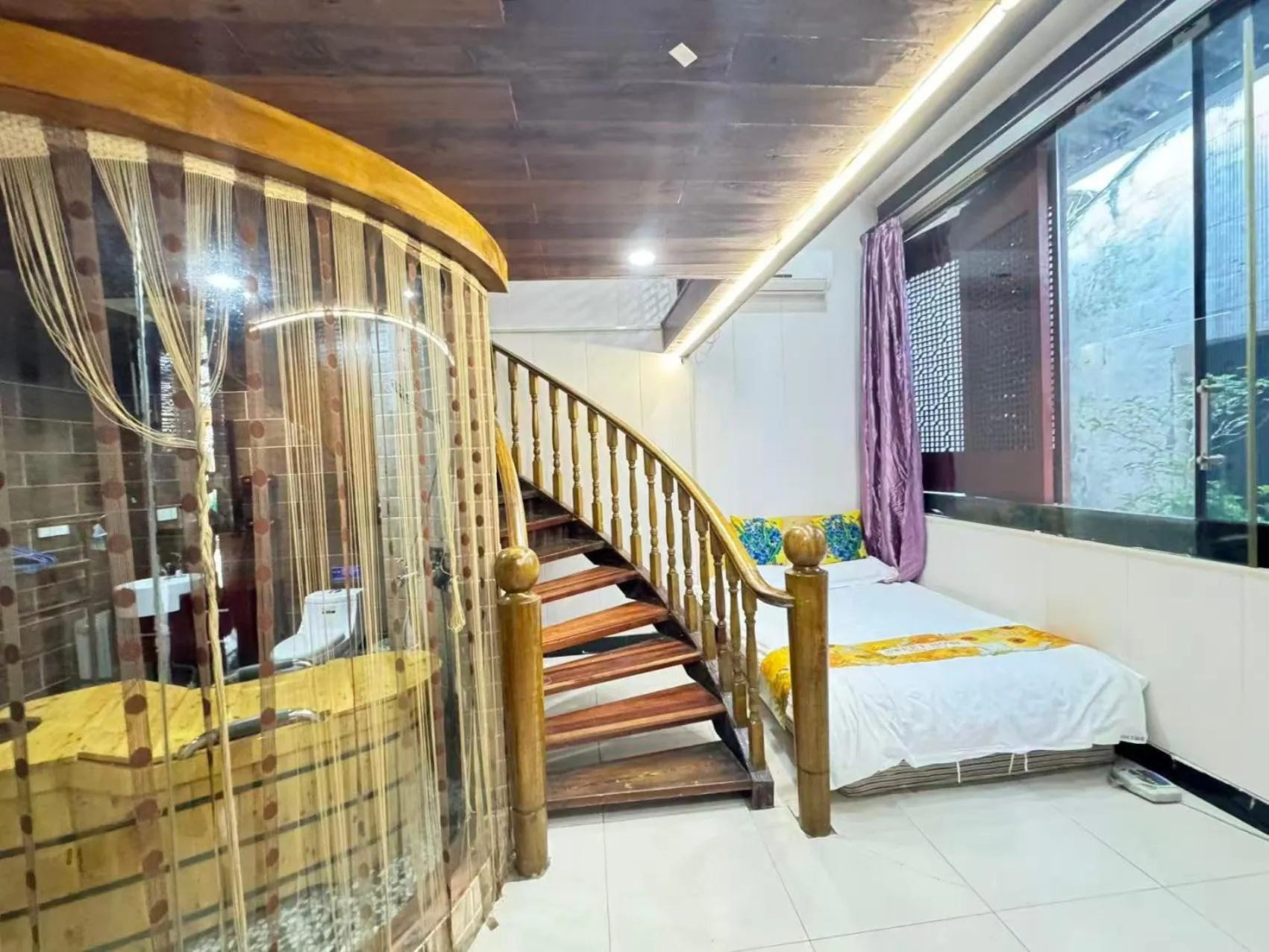 Bed in Shaoxing Laotaimen Luxun Native Place Youth Hostel