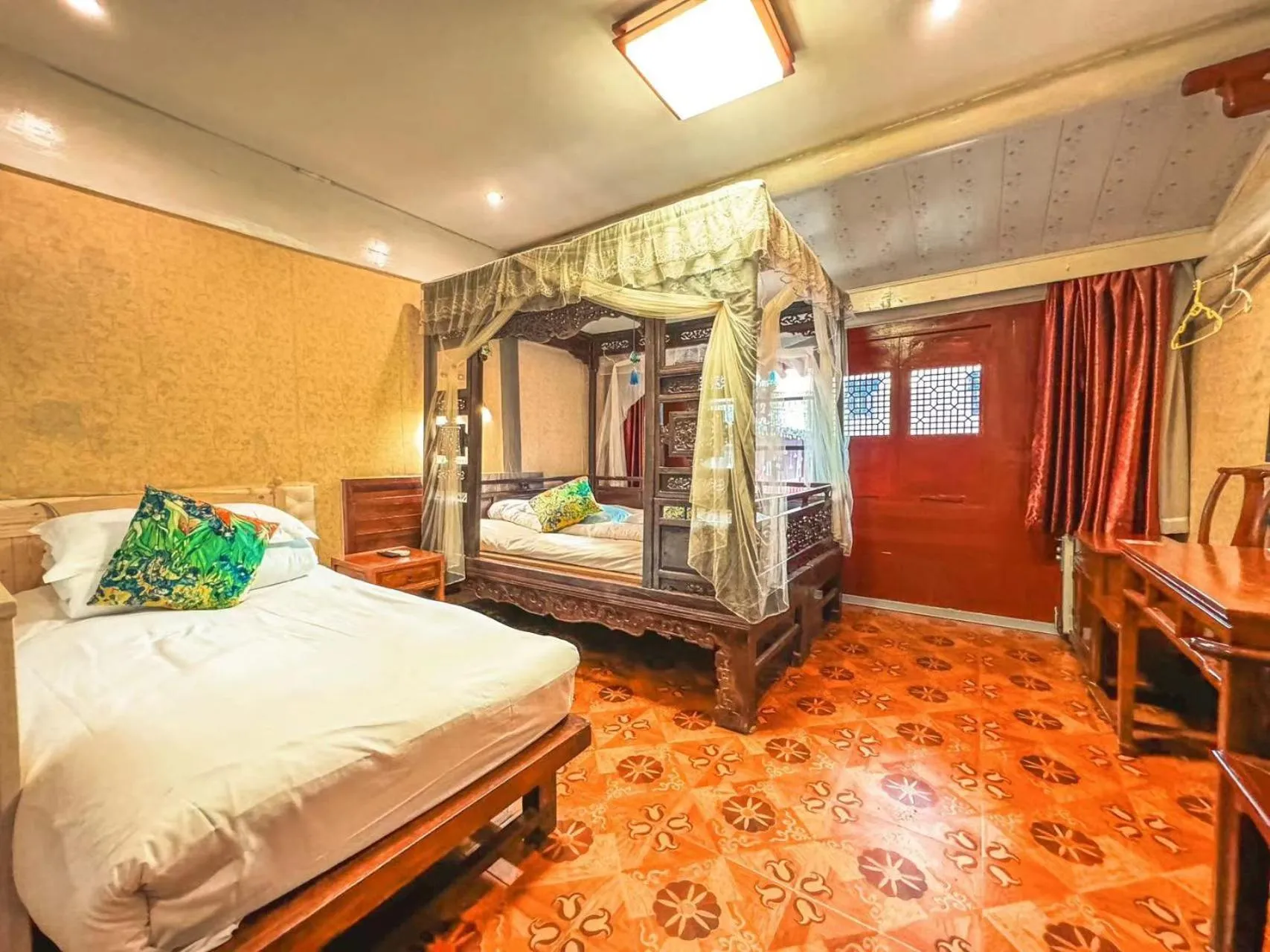 Bed in Shaoxing Laotaimen Luxun Native Place Youth Hostel