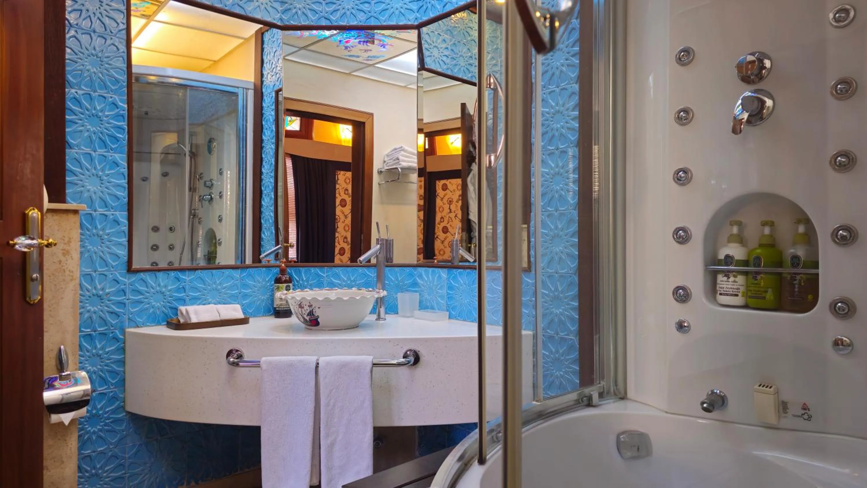 Shower in Eski Masal Hotel - Special Class