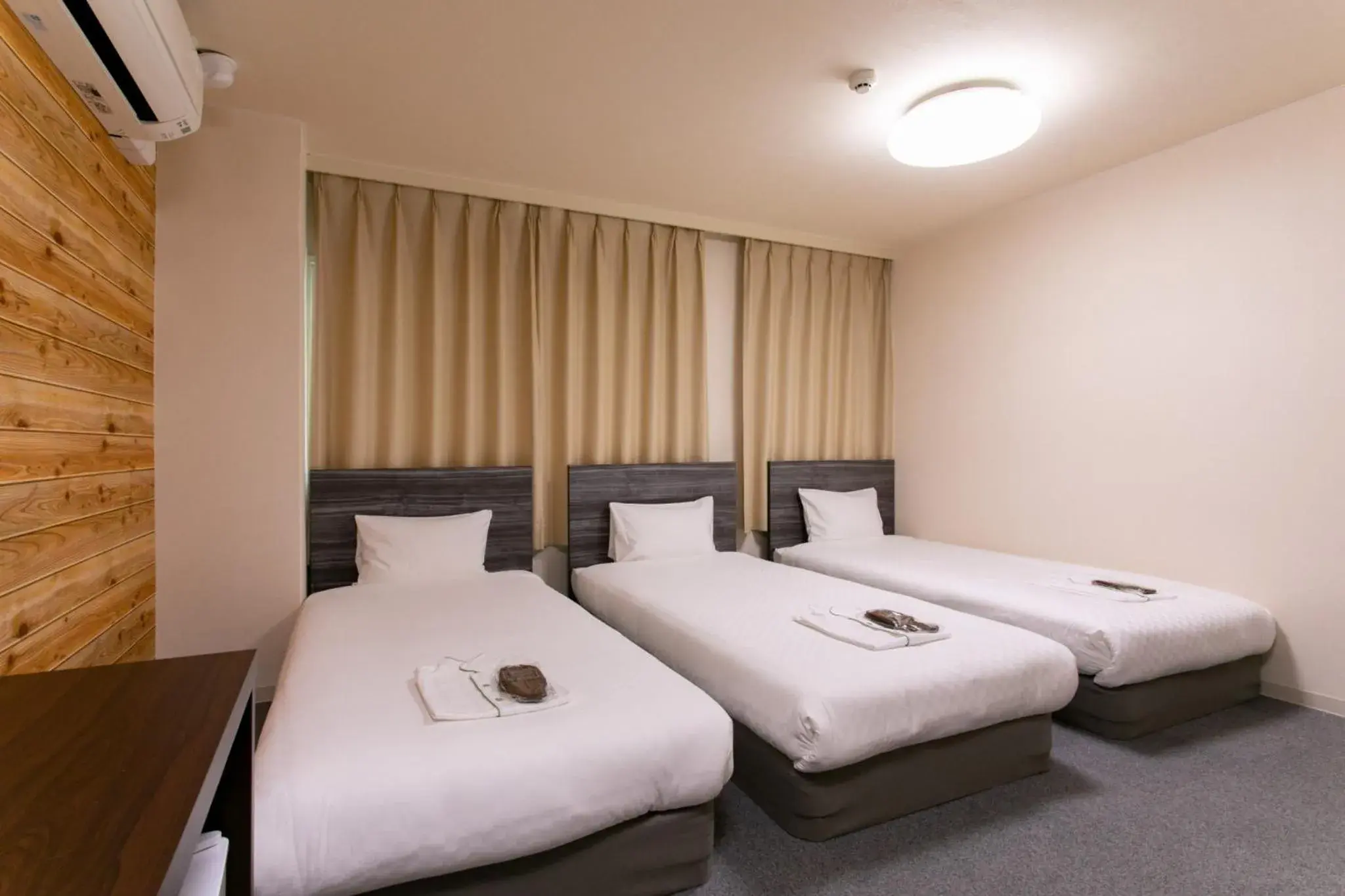 Quadruple Room in Bakery Hotel Chateau D'or Quadruple Room in Bakery Hotel Chateau D'or