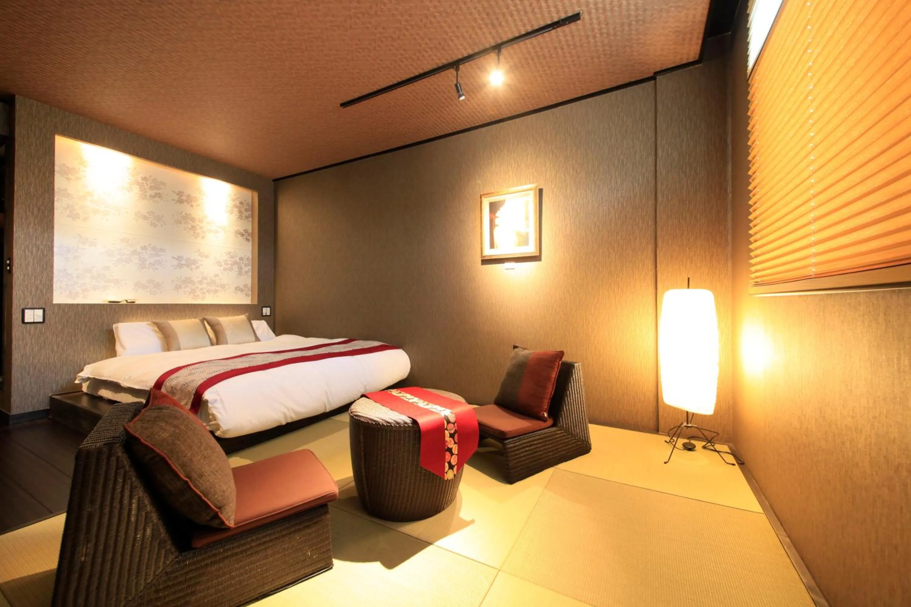 Photo of the whole room, Bed in Tensui Saryo