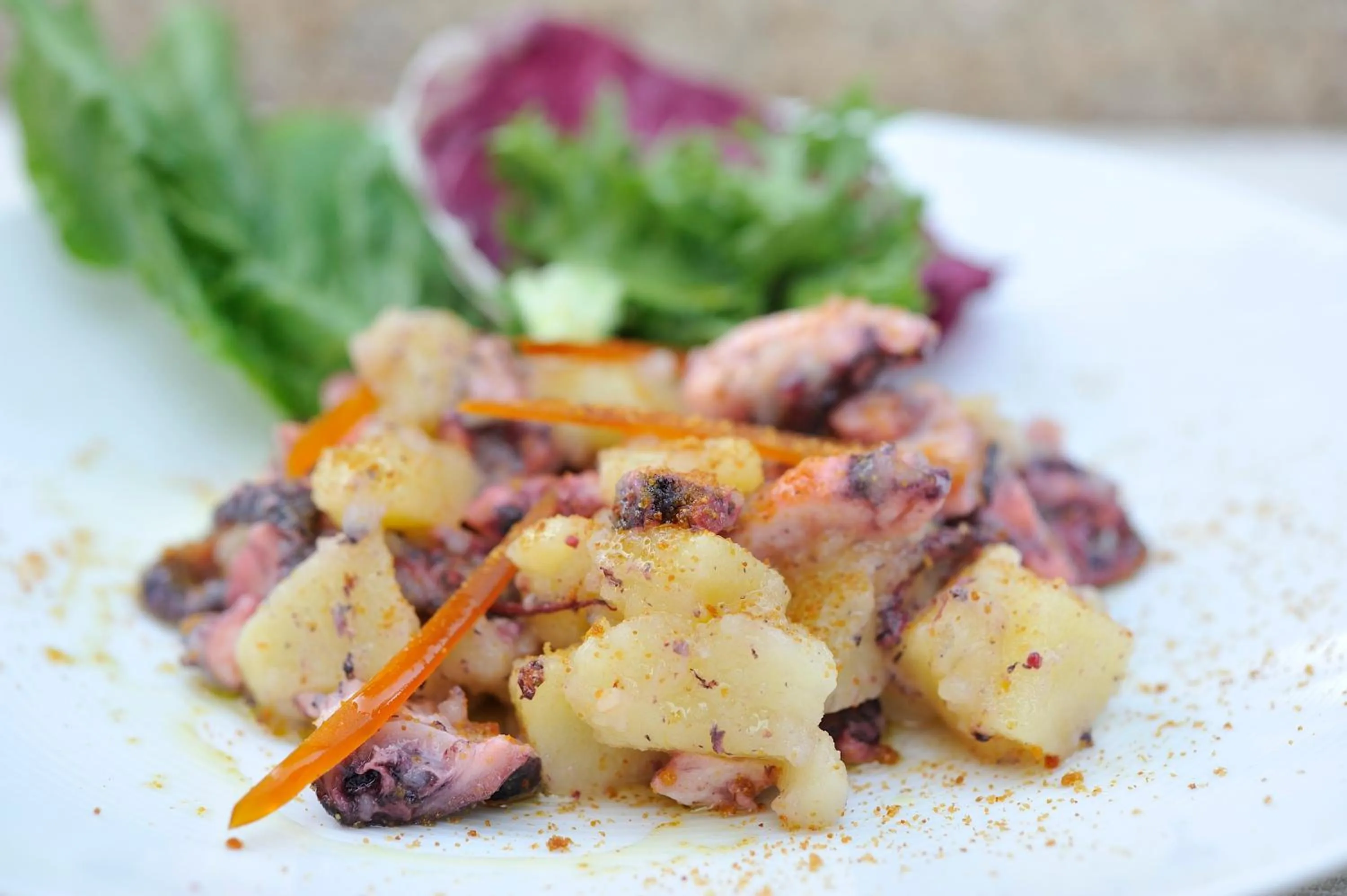 Restaurant/places to eat in Nascar Hotel