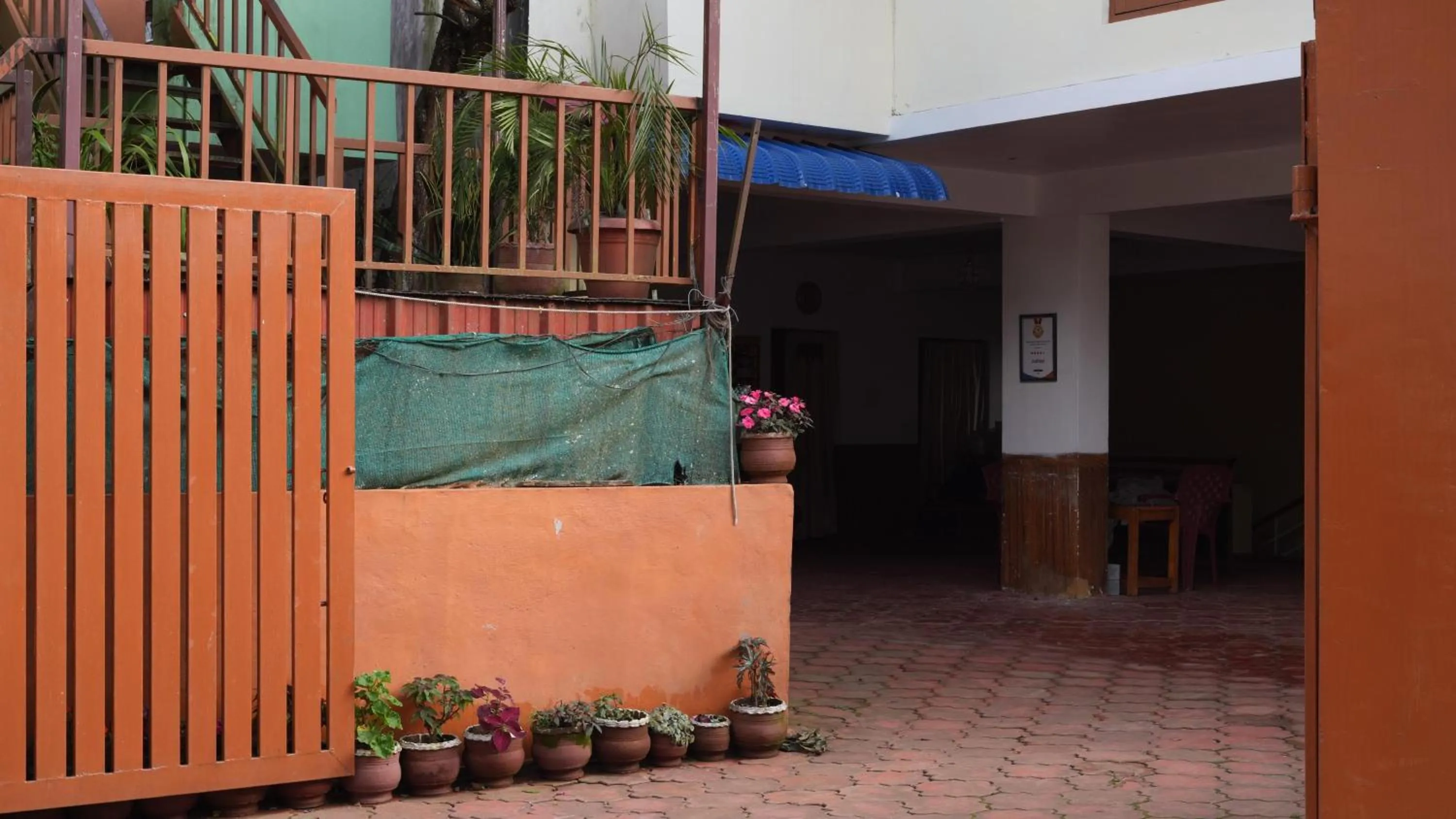 Satya Anand Cottage Pure Veg and Non Alcoholic Hotel