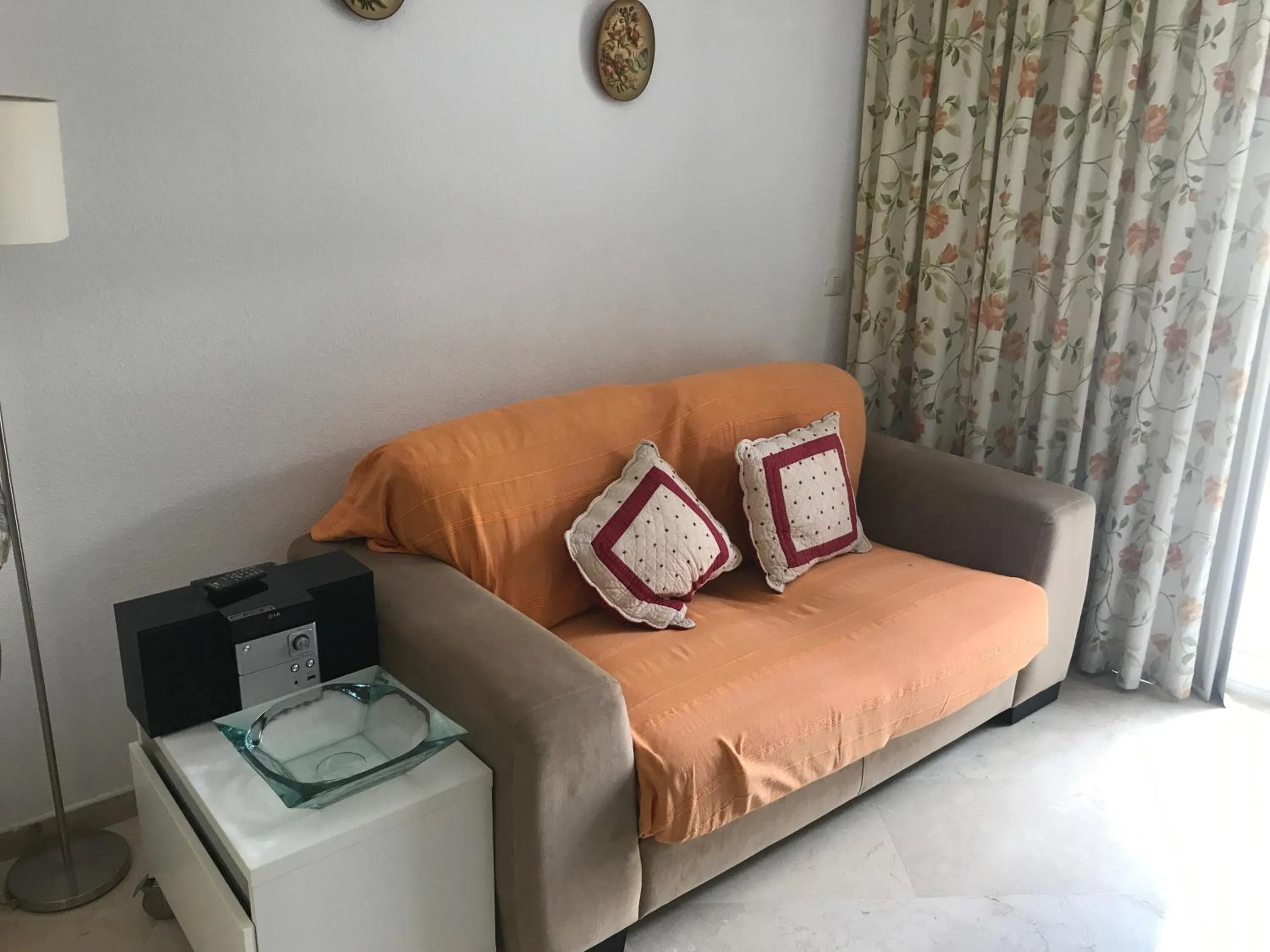 Living room, Bed in Parque Marbella
