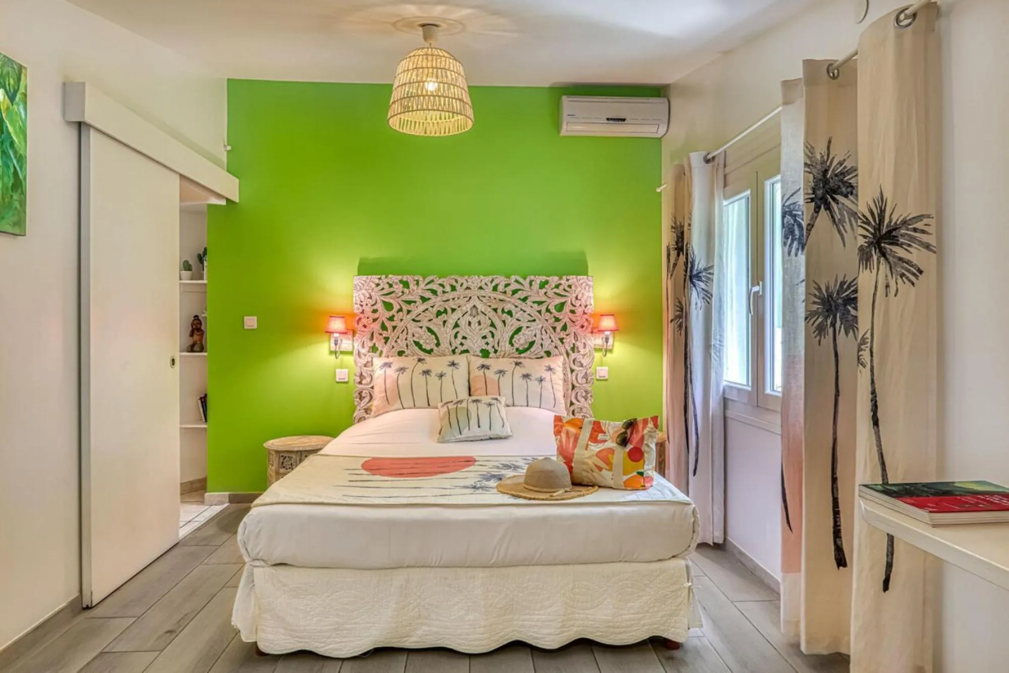 Bedroom, Bed in La Villa de la Plage