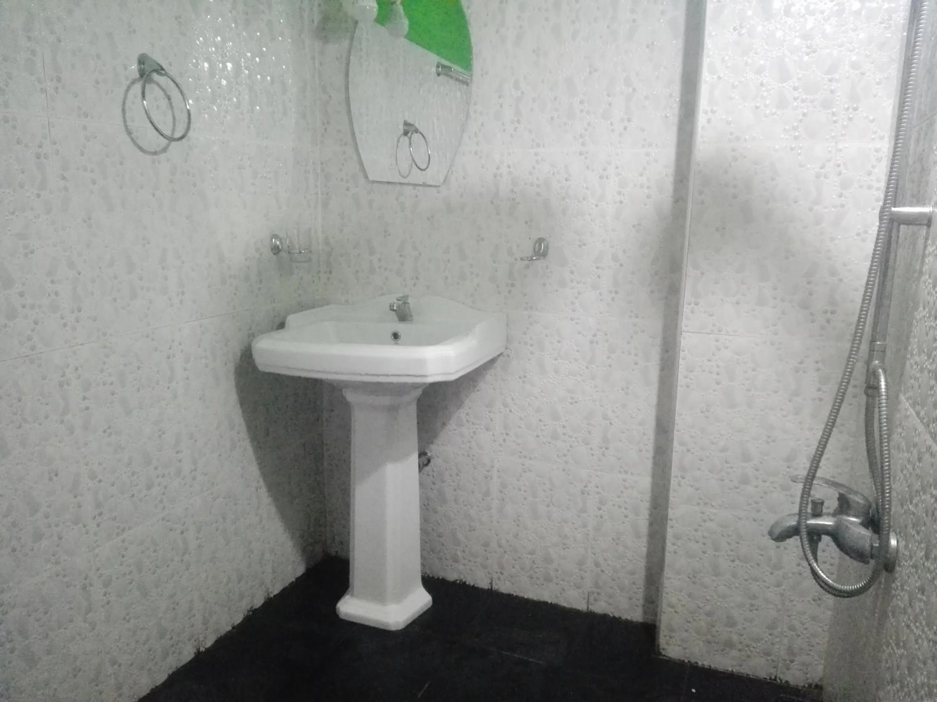 Bathroom in Ella New Green View