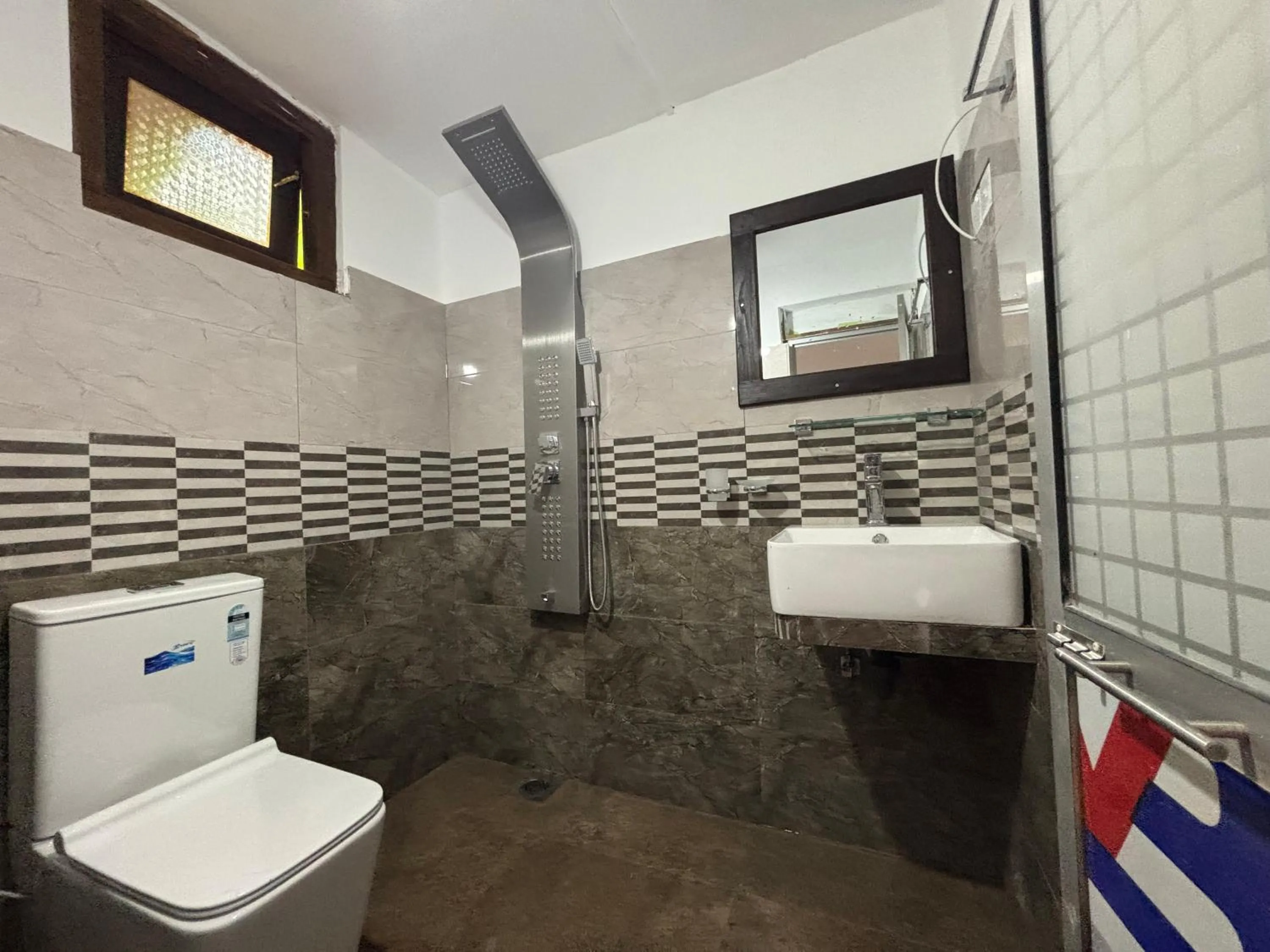 Shower in Ella New Green View