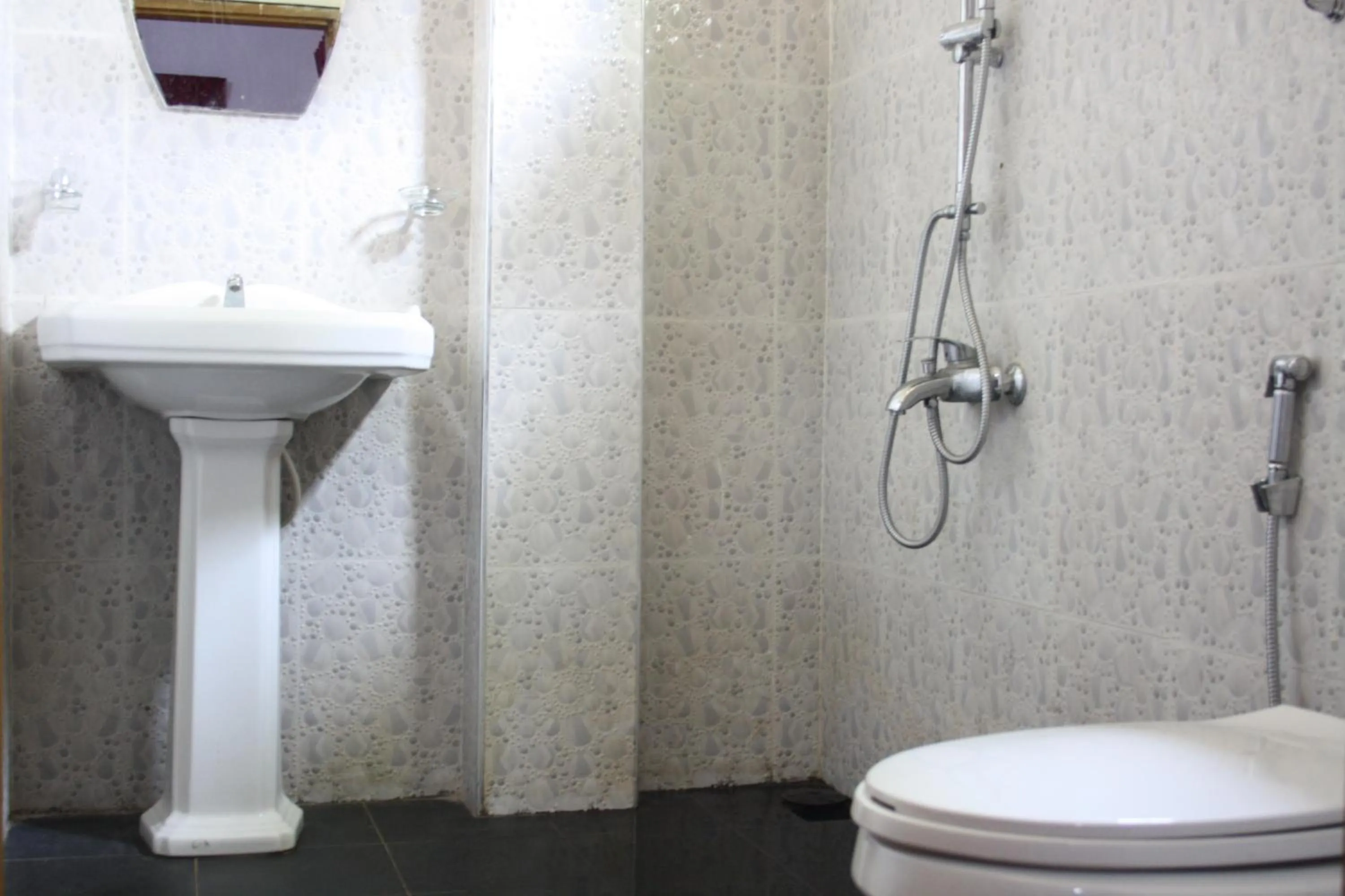 Bathroom in Ella New Green View