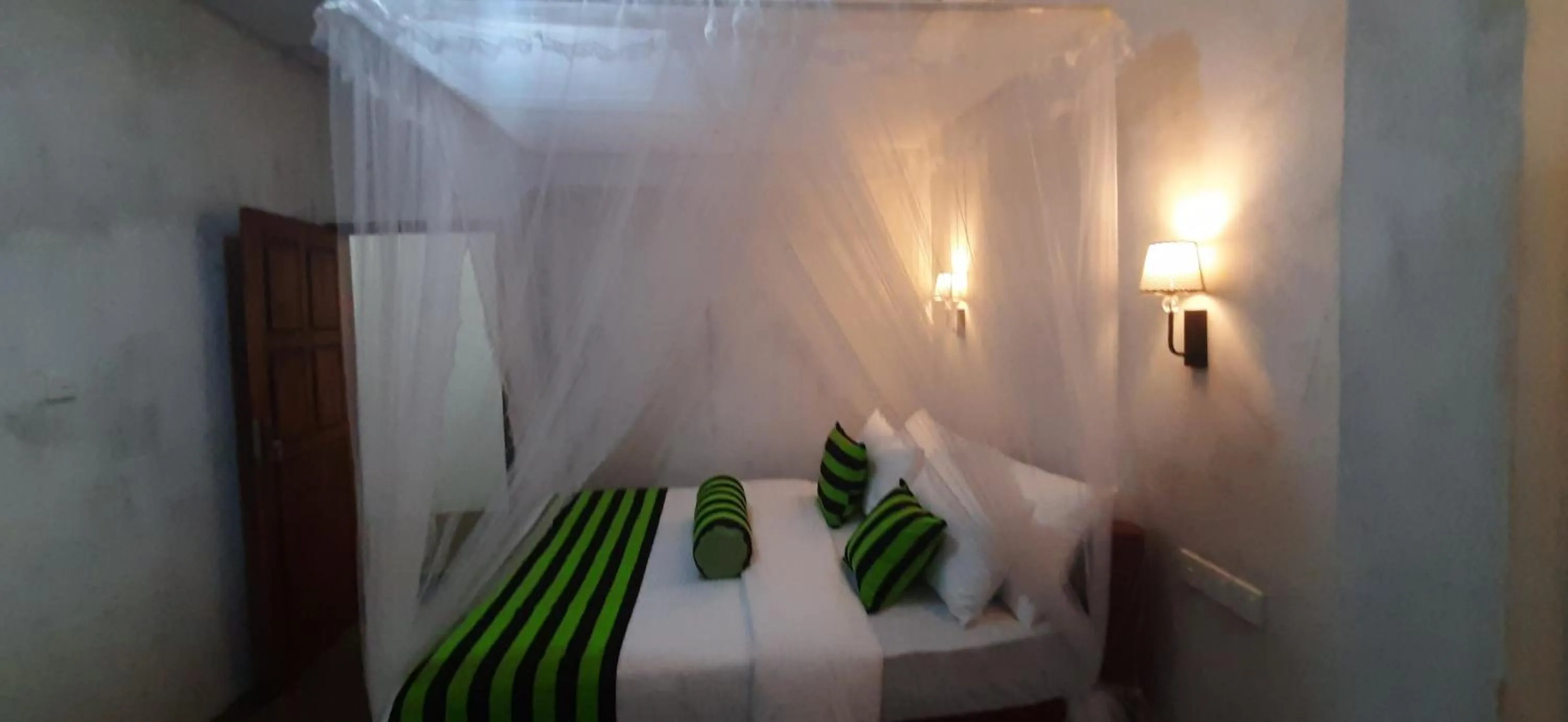 Bedroom, Bed in Ella New Green View