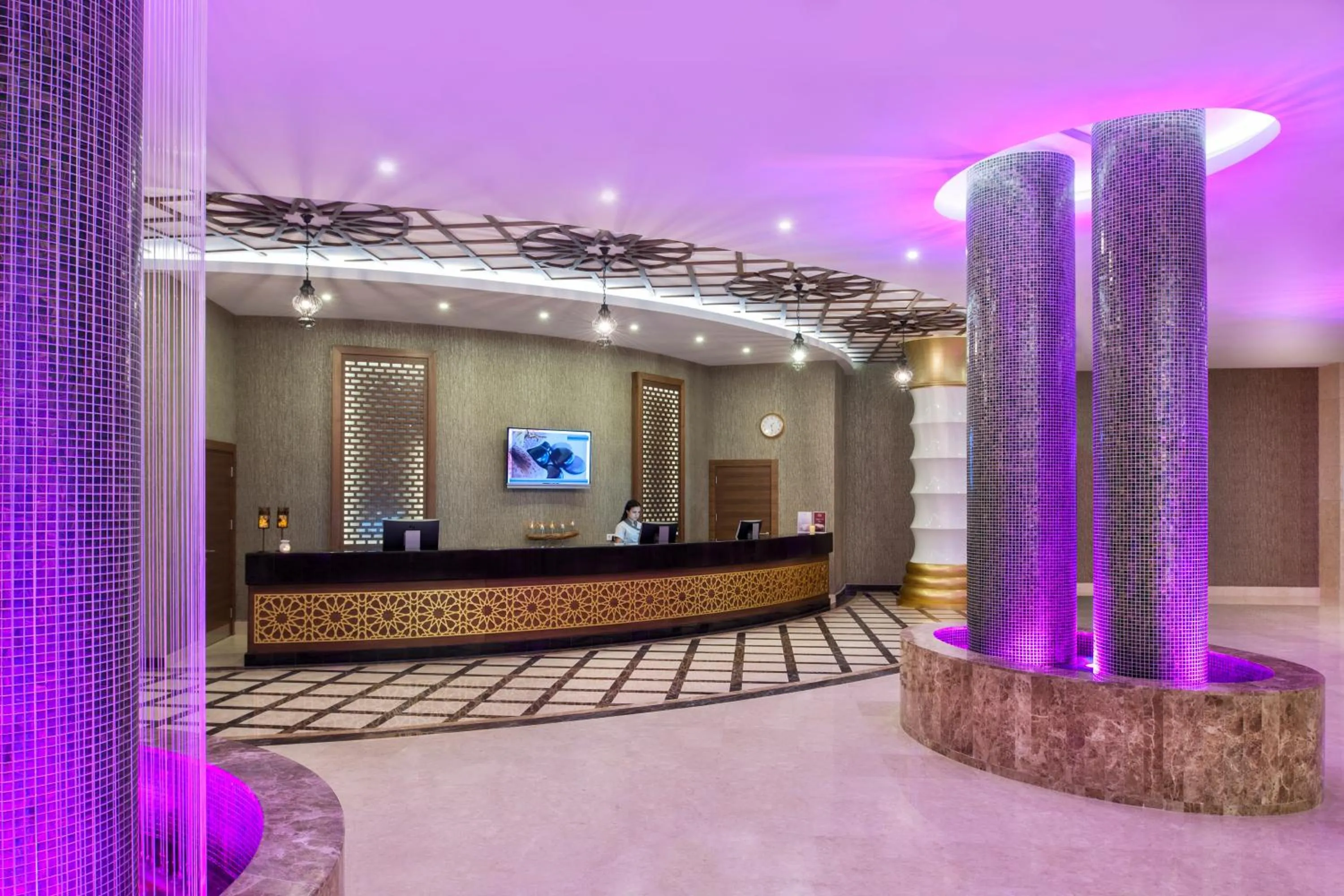 Entertainment in Akrones Thermal SPA Convention Sport Hotel