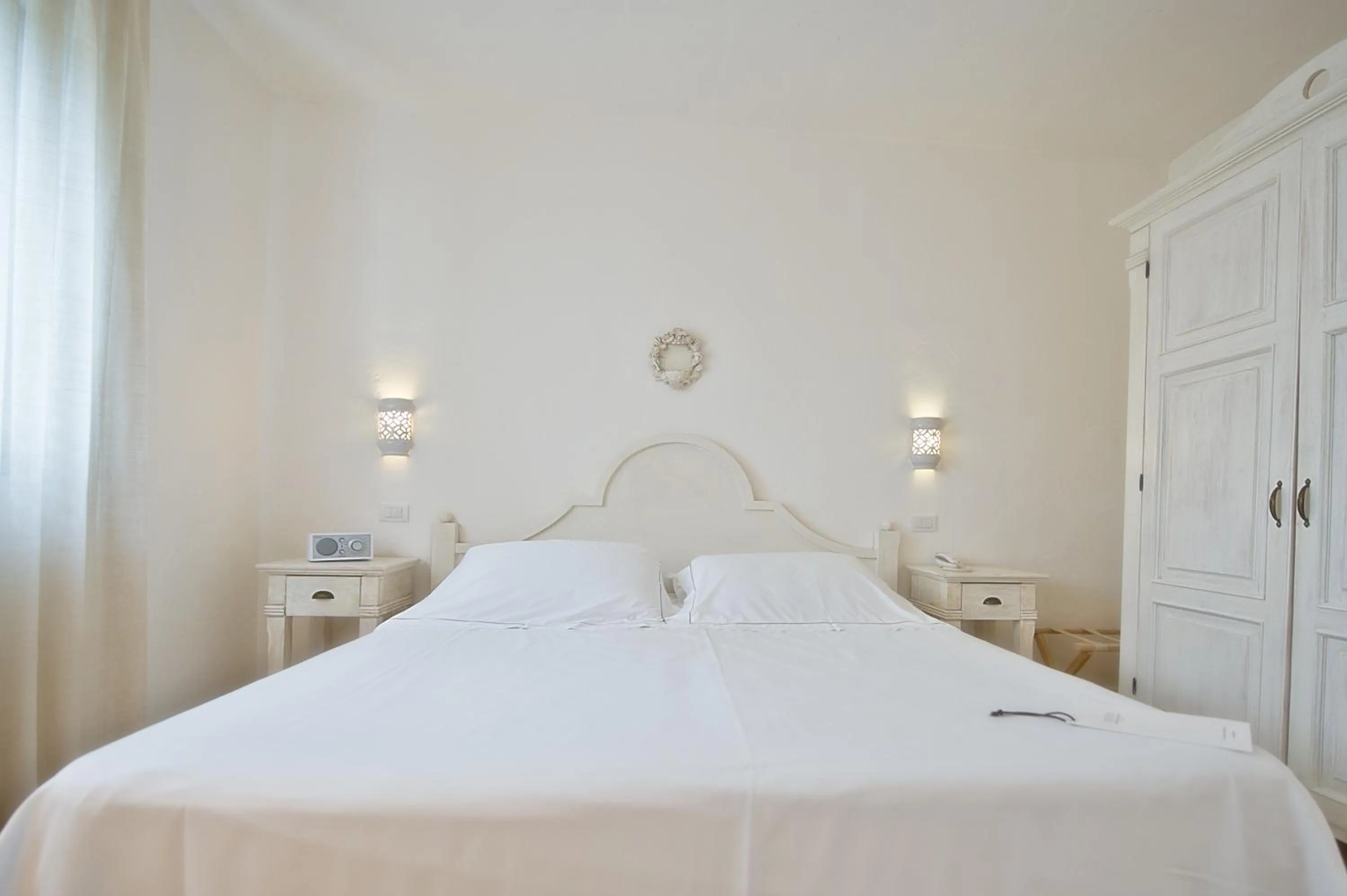 Bed in Borgobianco Resort & Spa Polignano - MGallery Collection