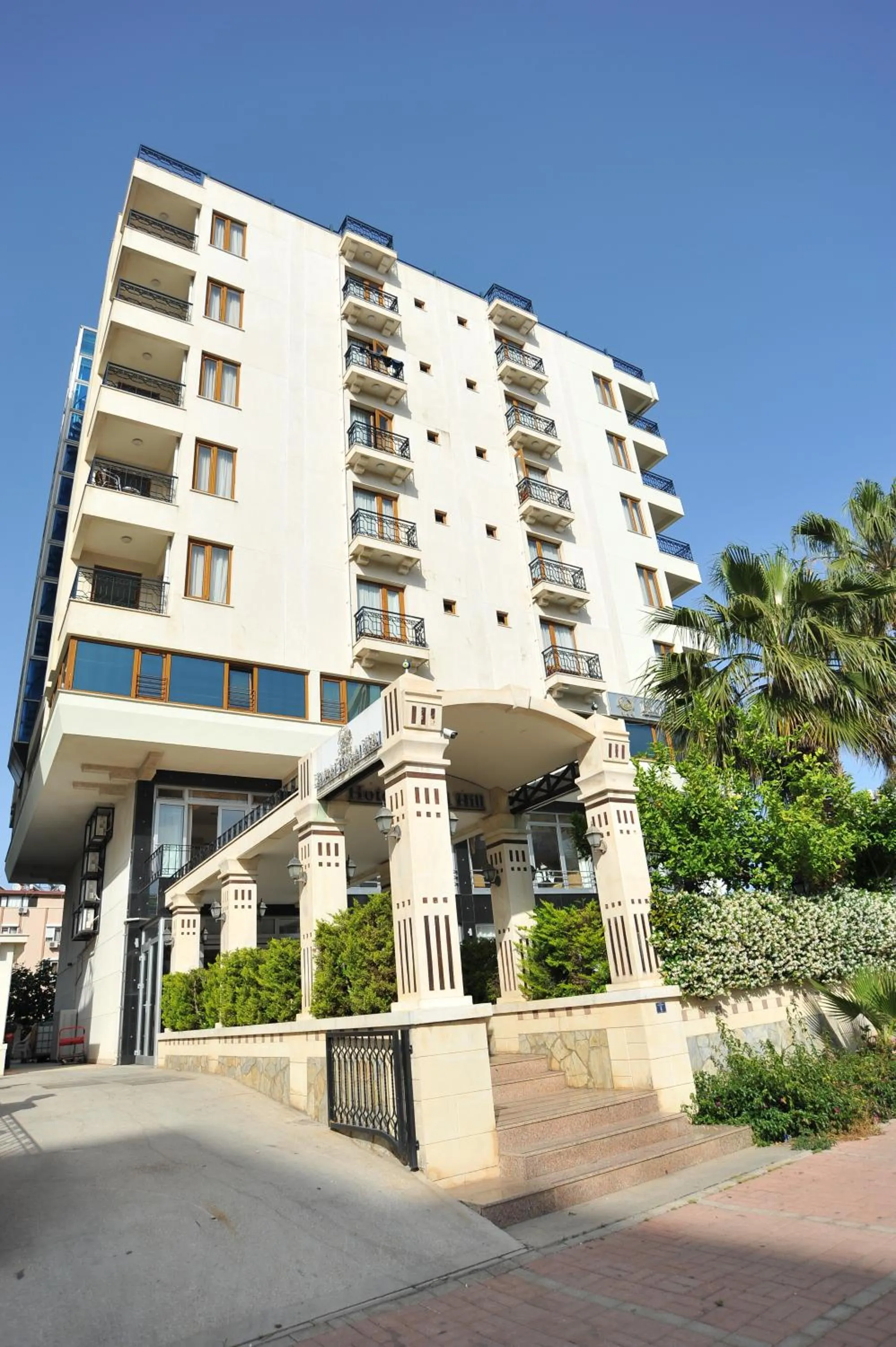 Facade/entrance in Hotel Royal Hill
