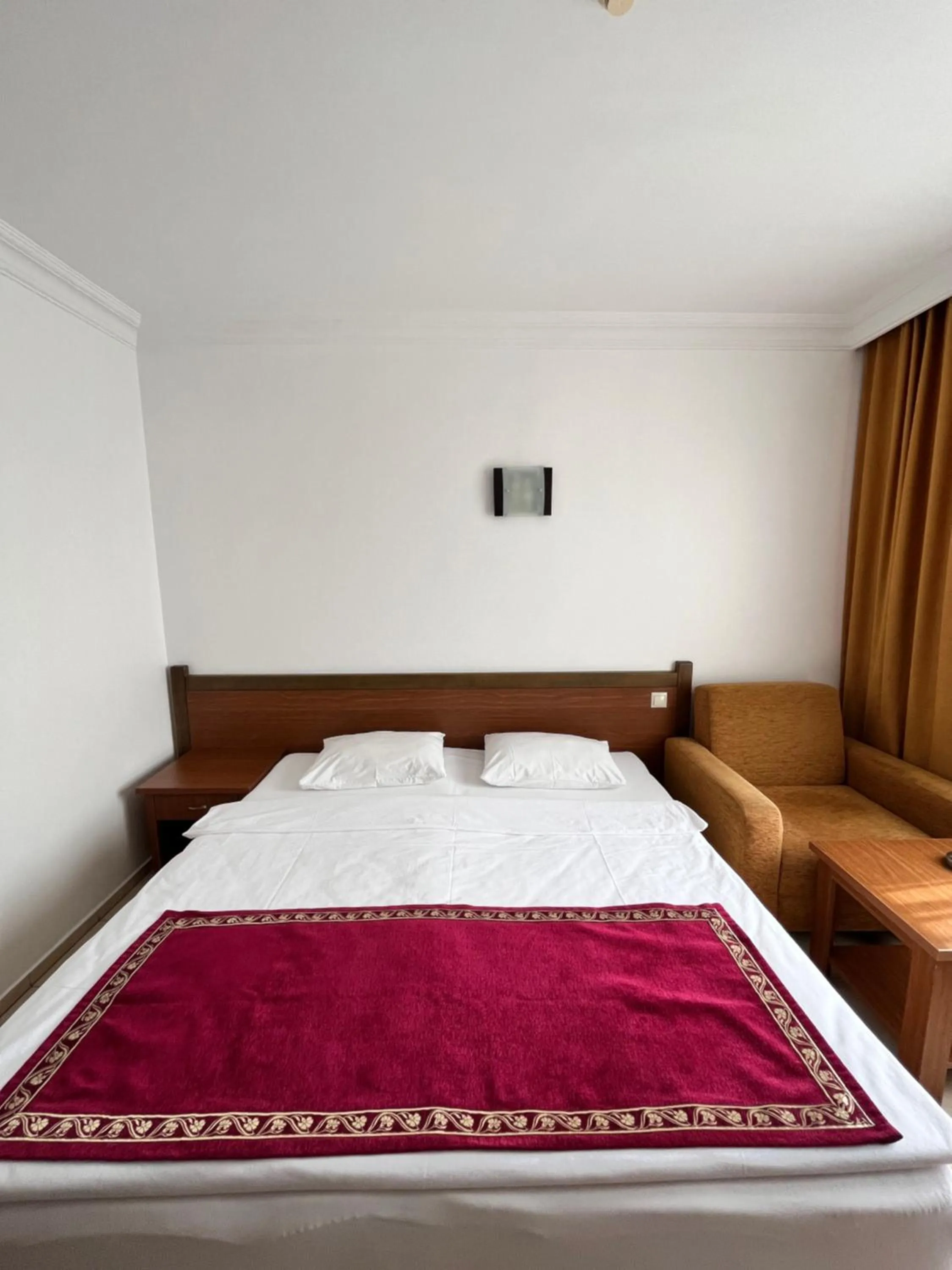 Bedroom, Bed in Hotel Royal Hill