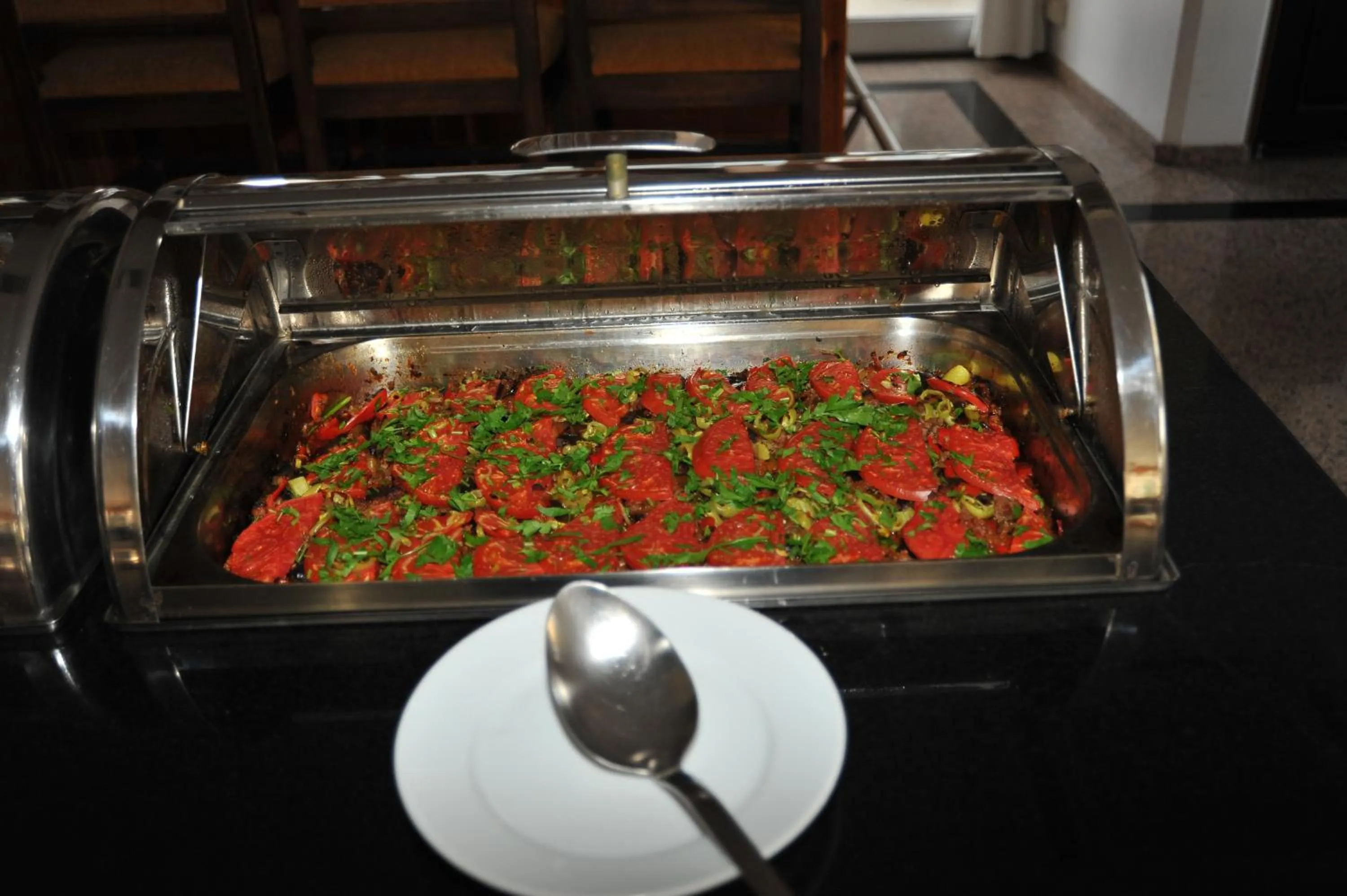 Restaurant/places to eat in Hotel Royal Hill