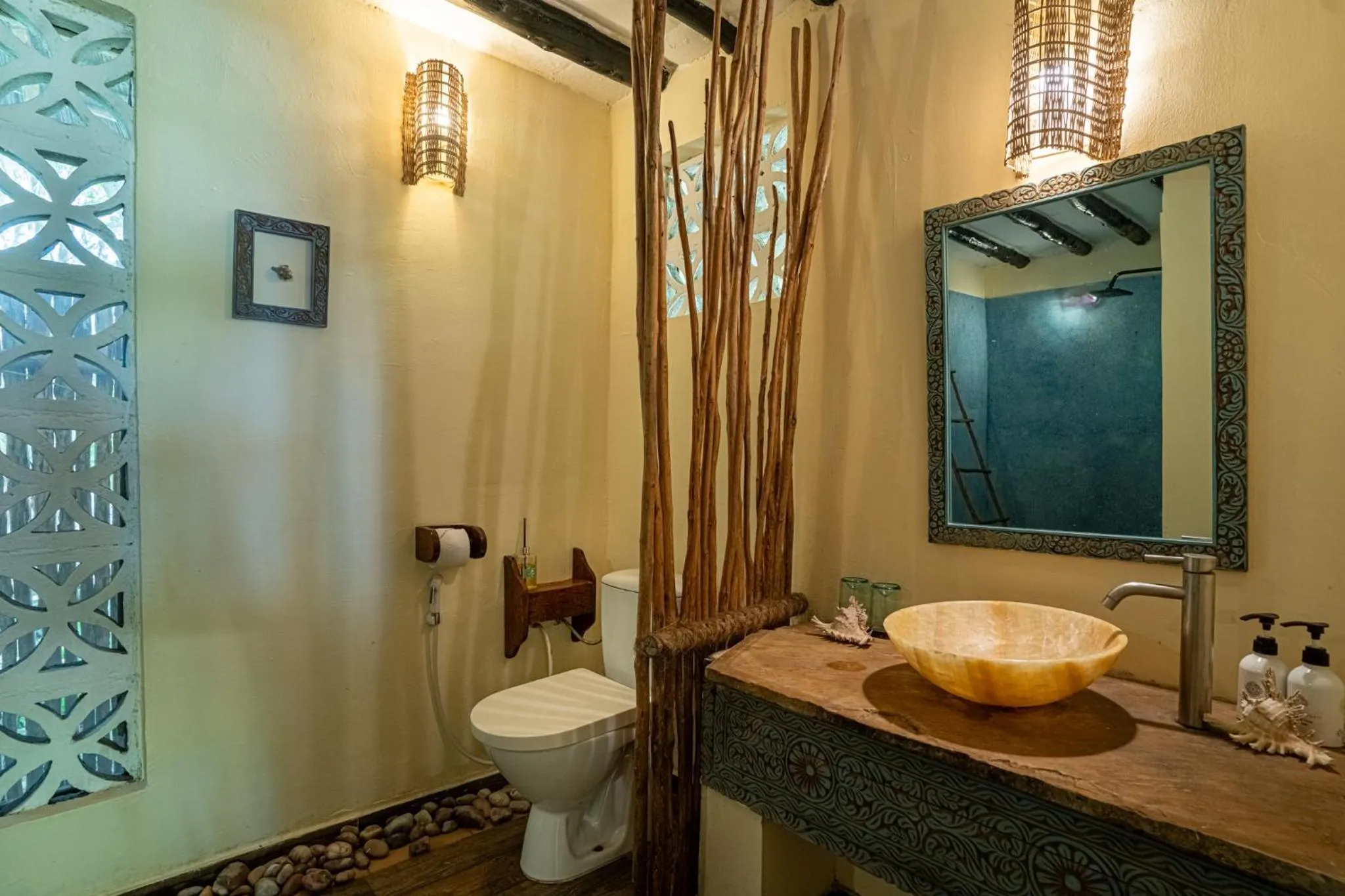 Toilet in Marafiki Bungalows