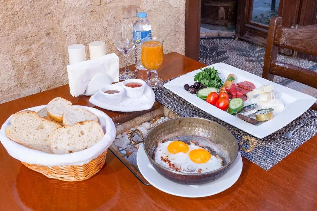 Breakfast in Cicerone Lodge Hotel