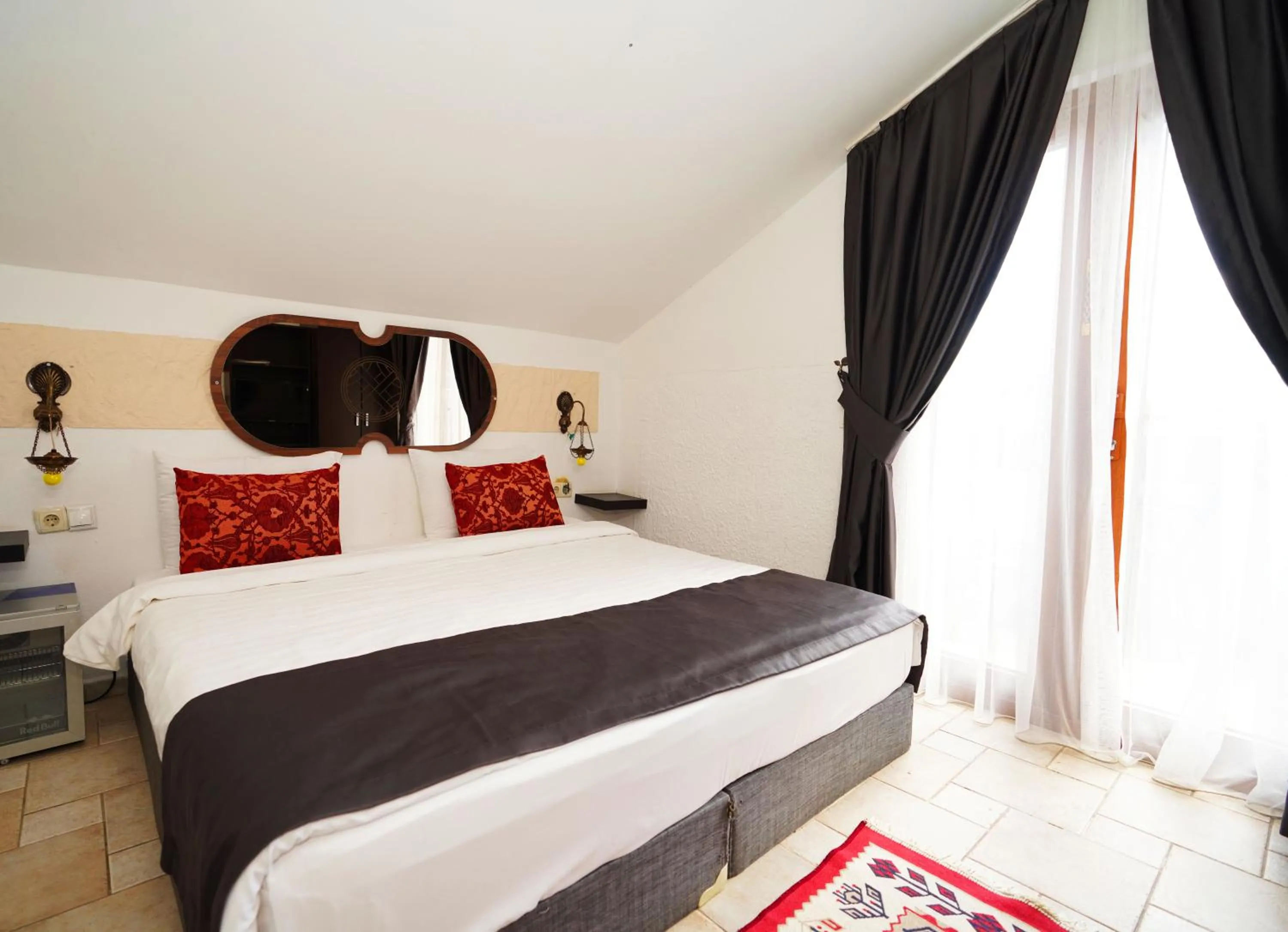 Cicerone Lodge Hotel