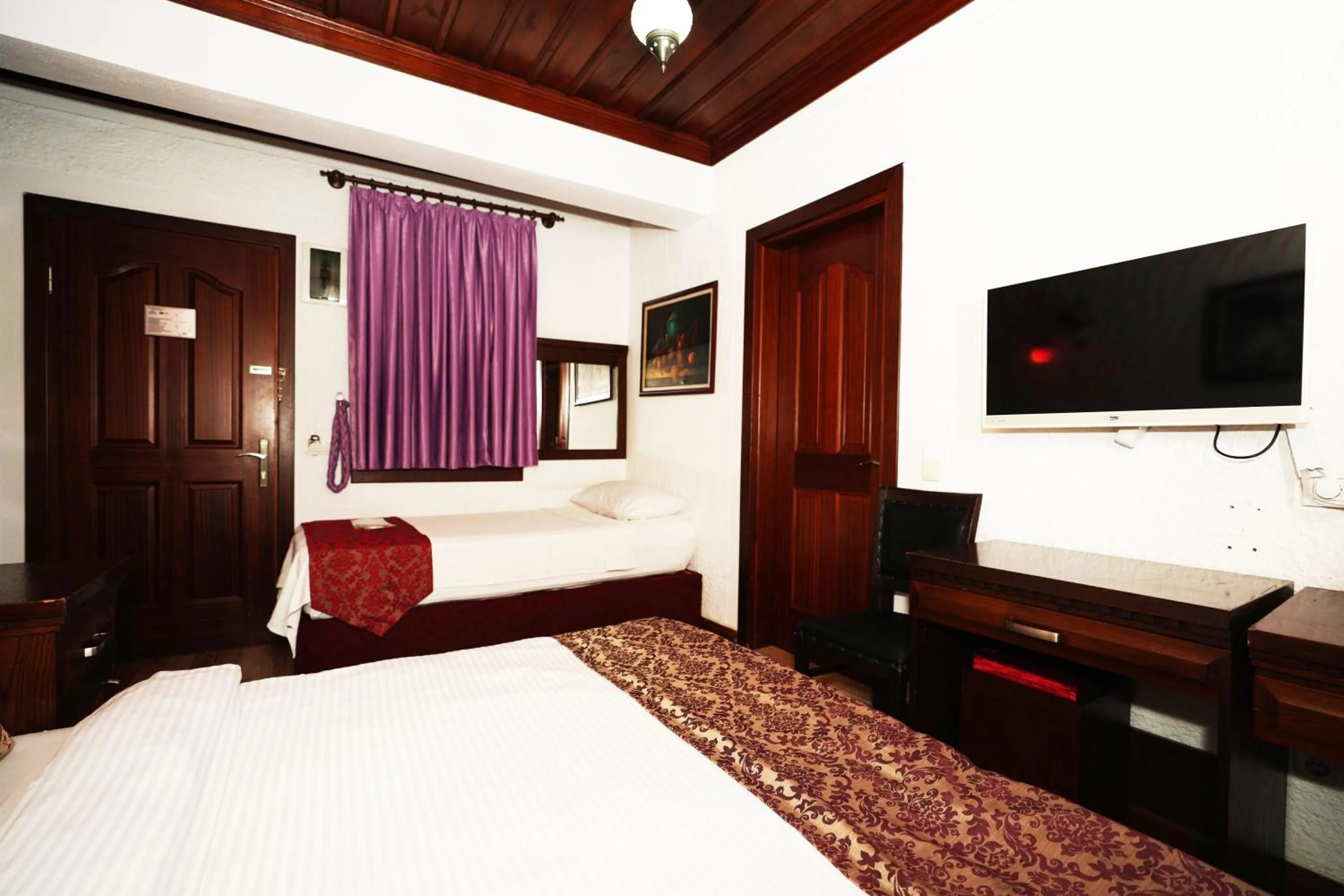 Cicerone Lodge Hotel