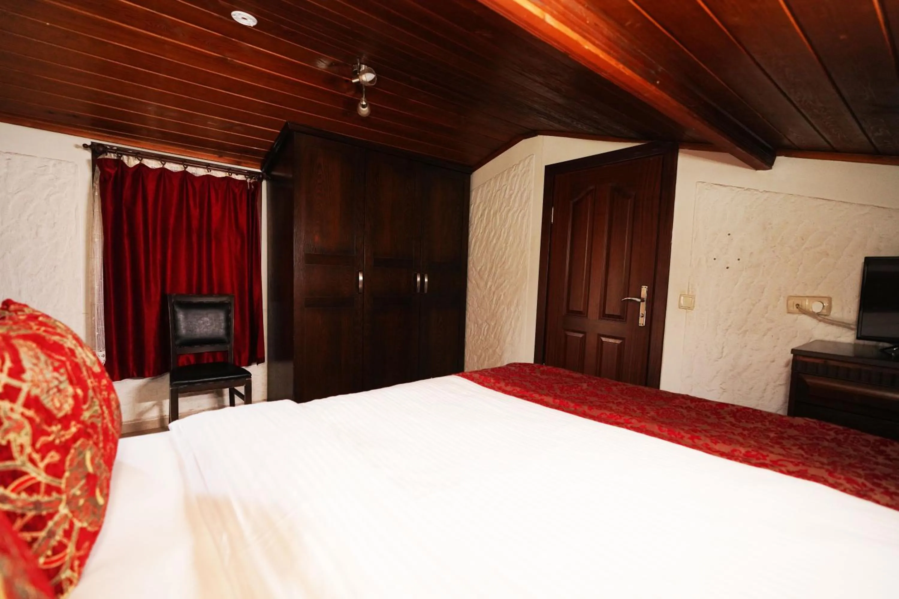 Cicerone Lodge Hotel