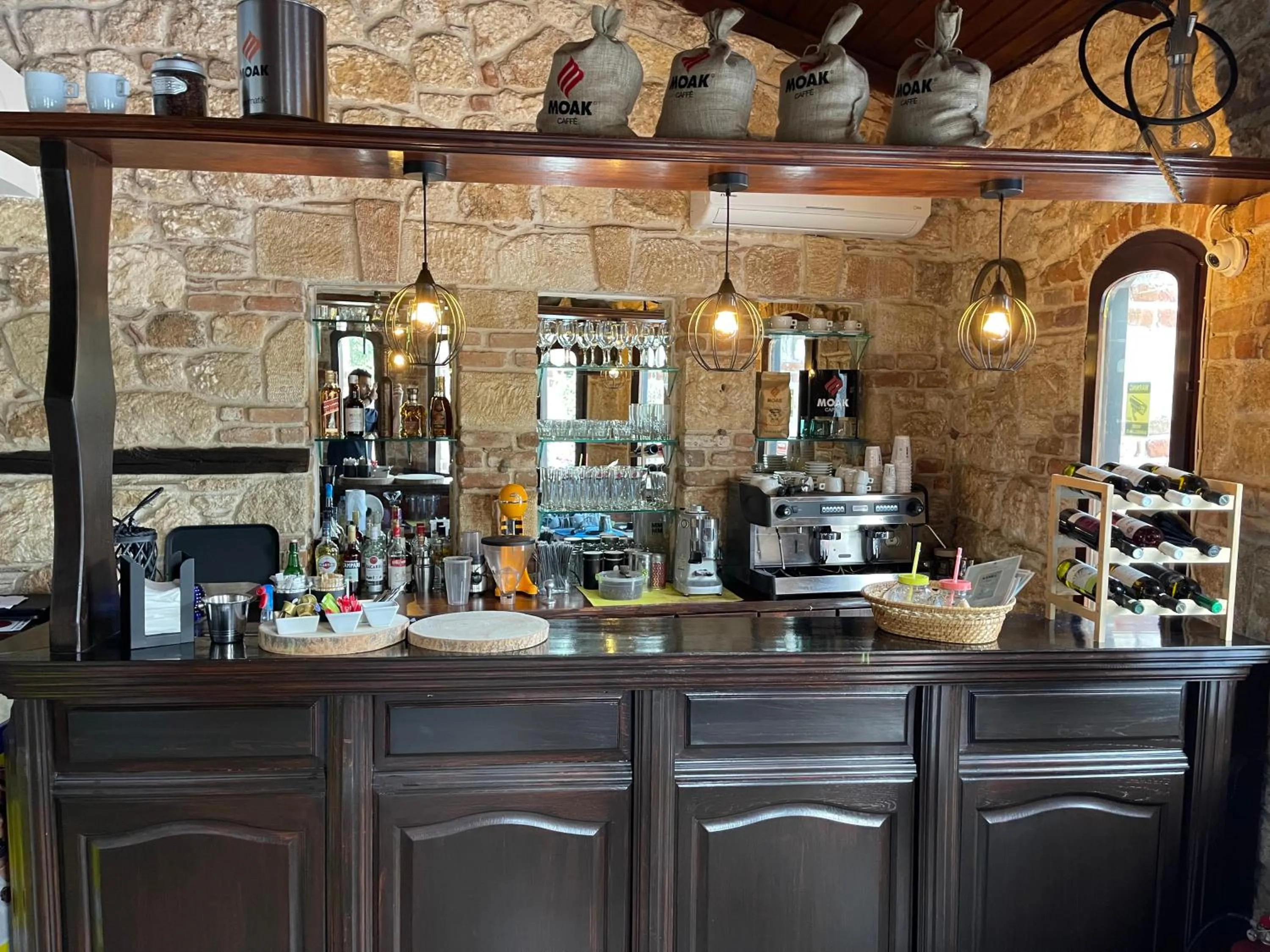 Lounge or bar in Samel Hotel