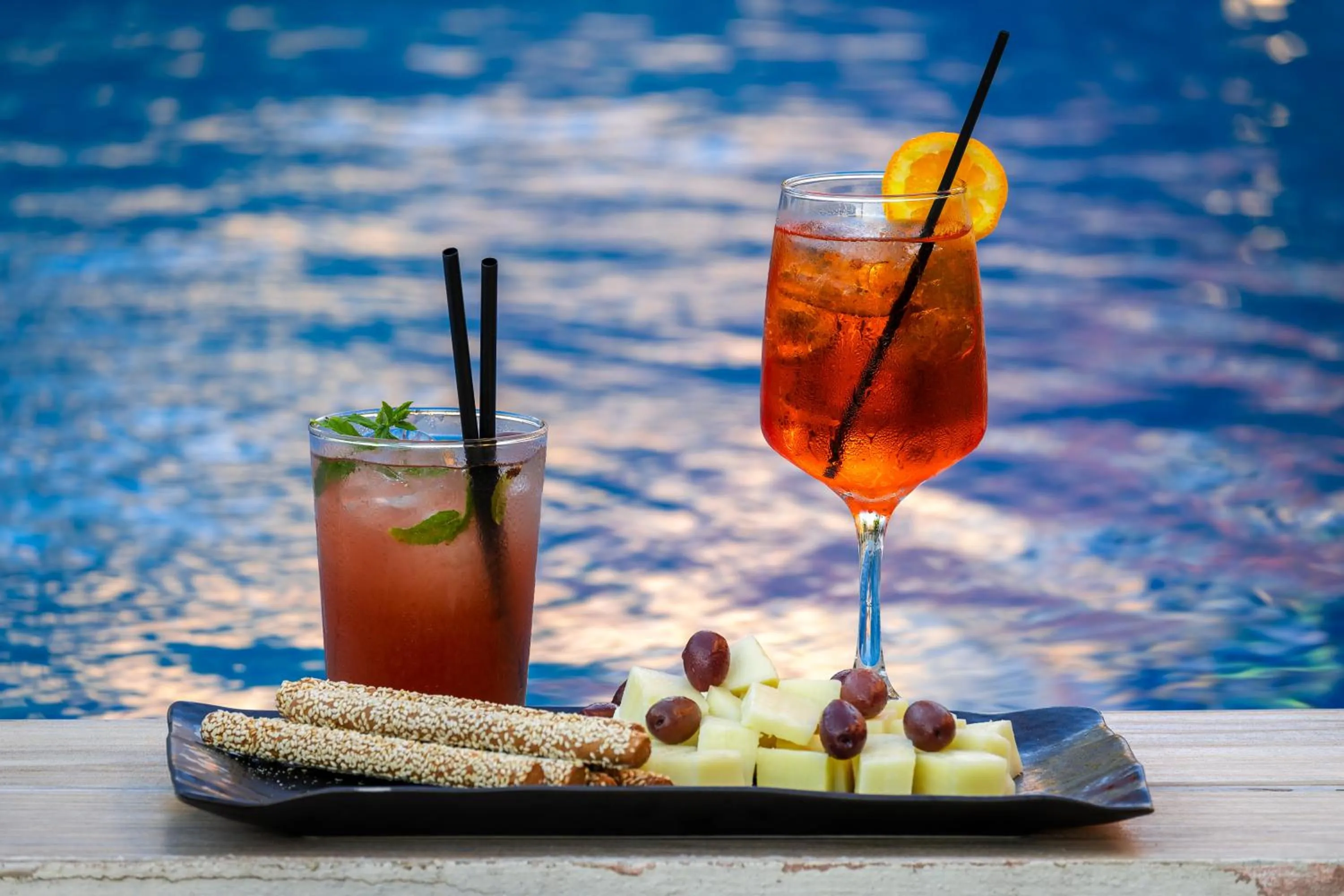 Swimming pool in Samel Hotel