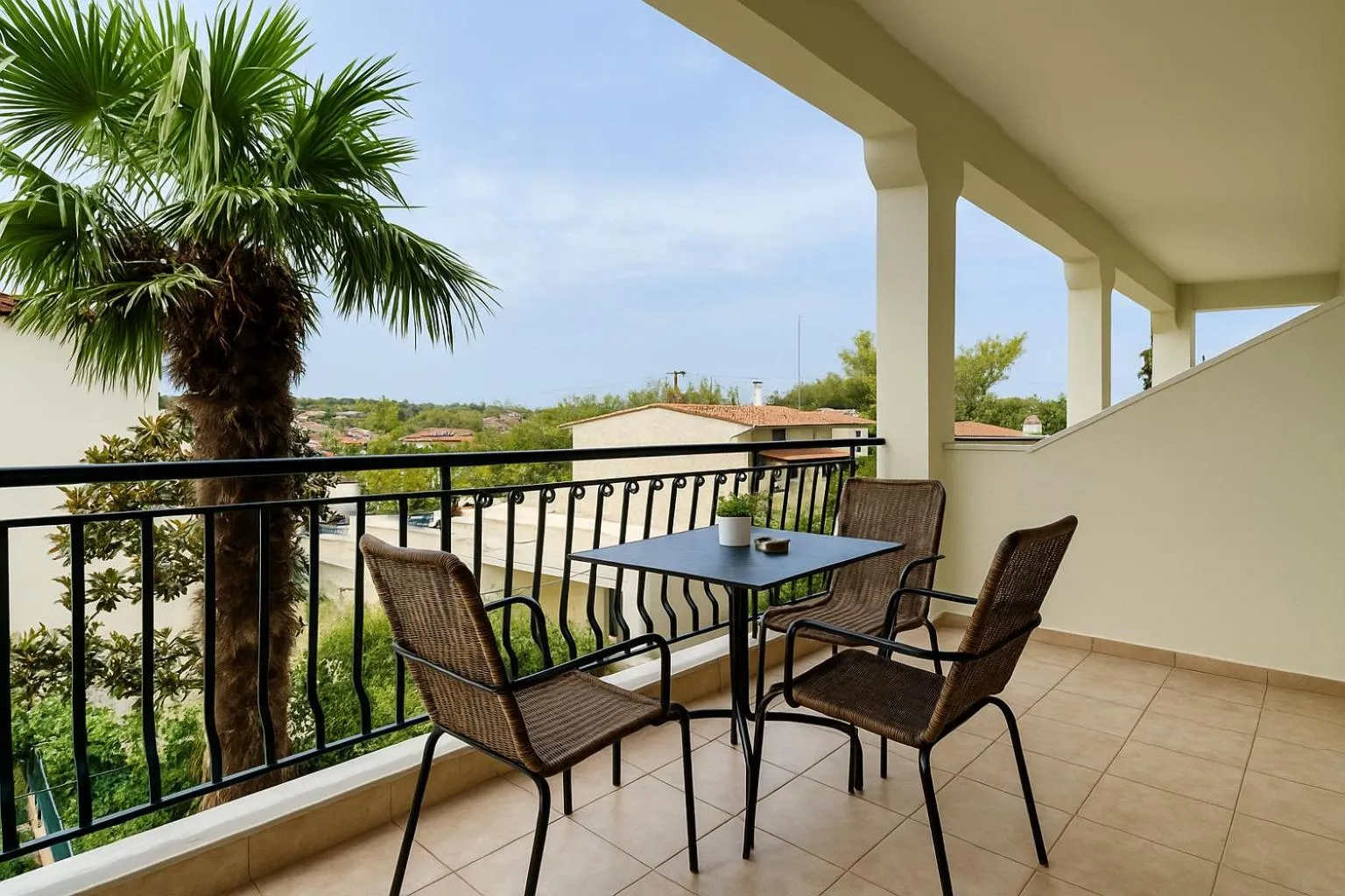 Balcony/Terrace in Samel Hotel