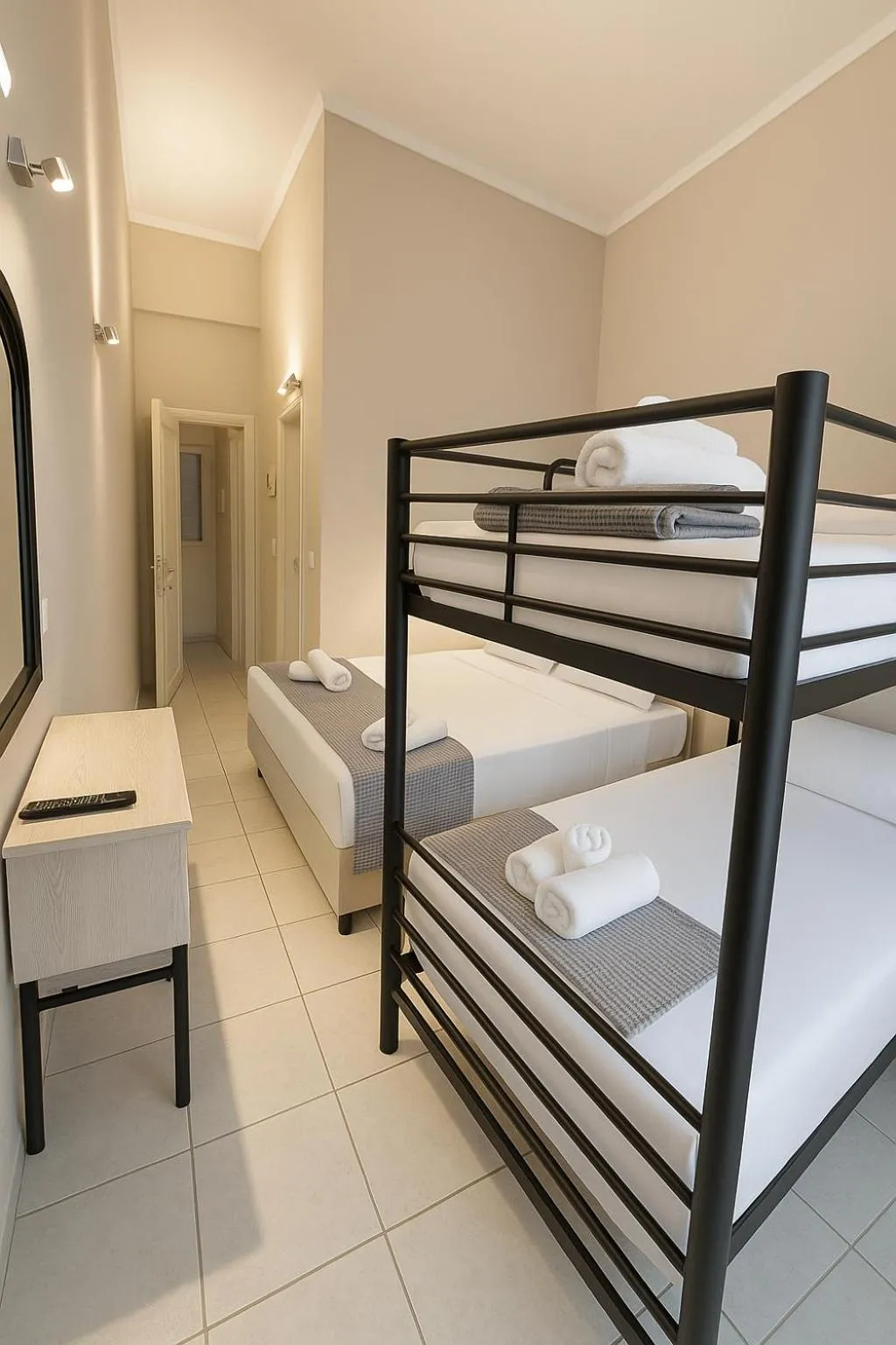 Photo of the whole room, Bed in Samel Hotel