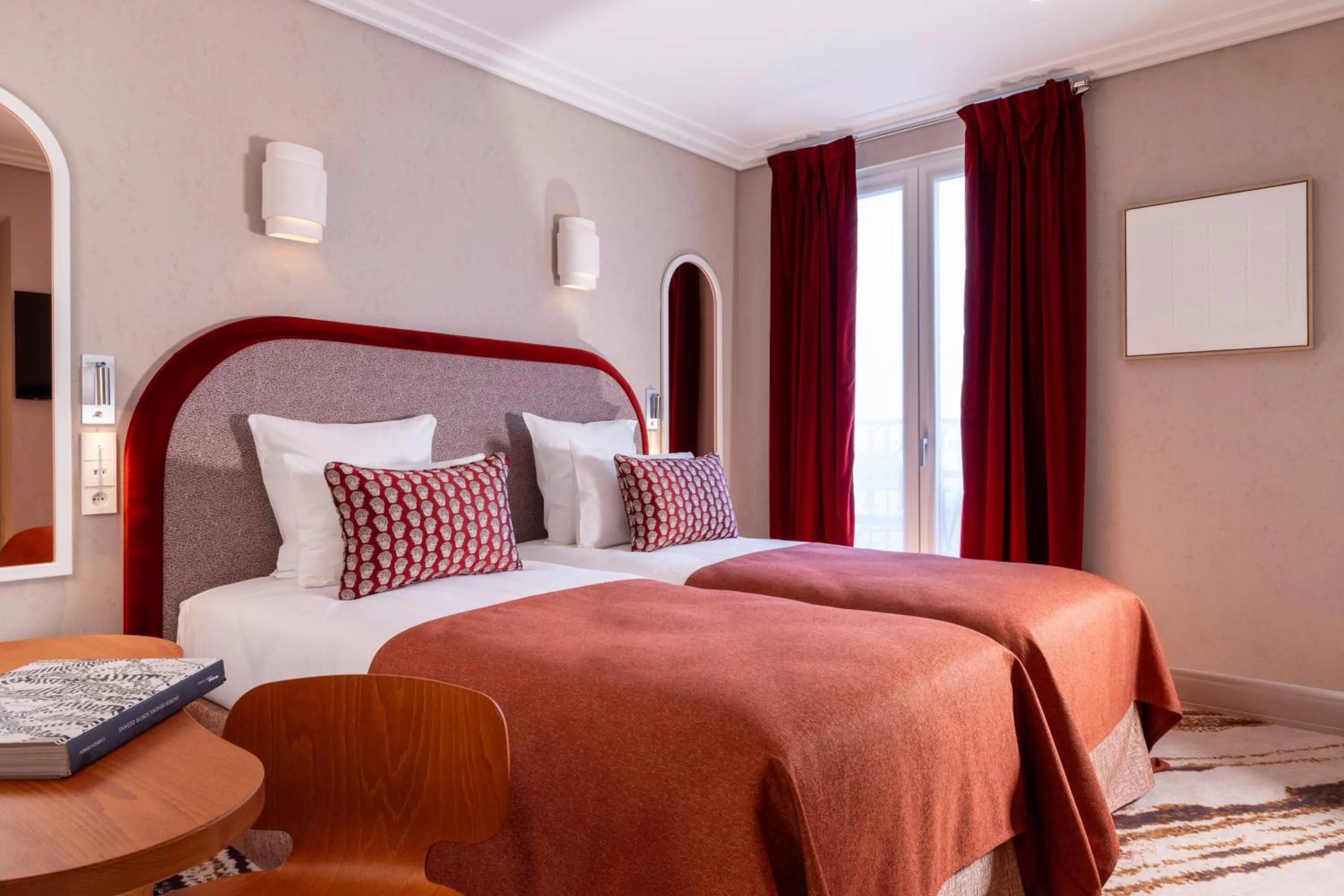 Bedroom, Bed in Hotel des Carmes by Malone