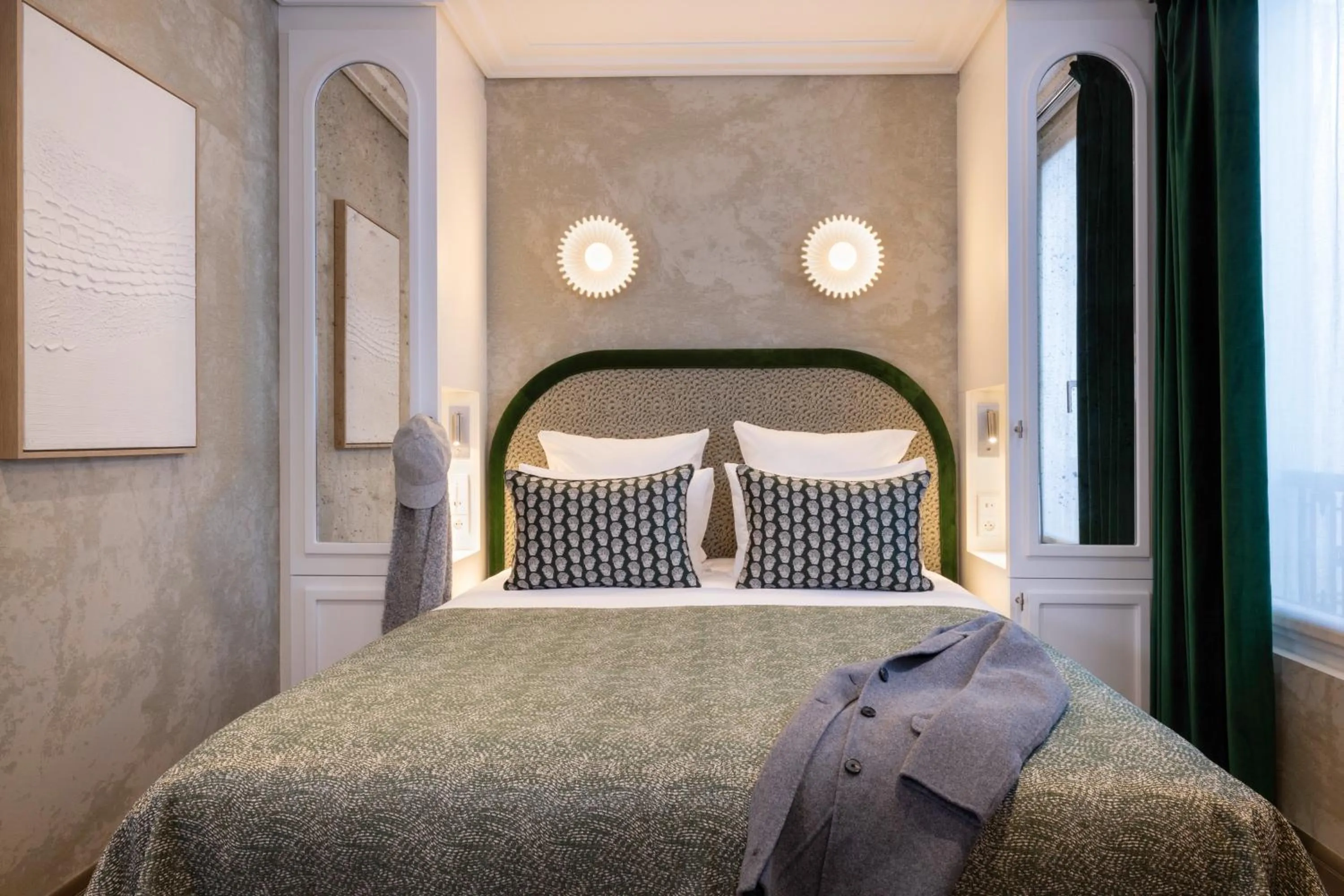 Bedroom, Bed in Hotel des Carmes by Malone