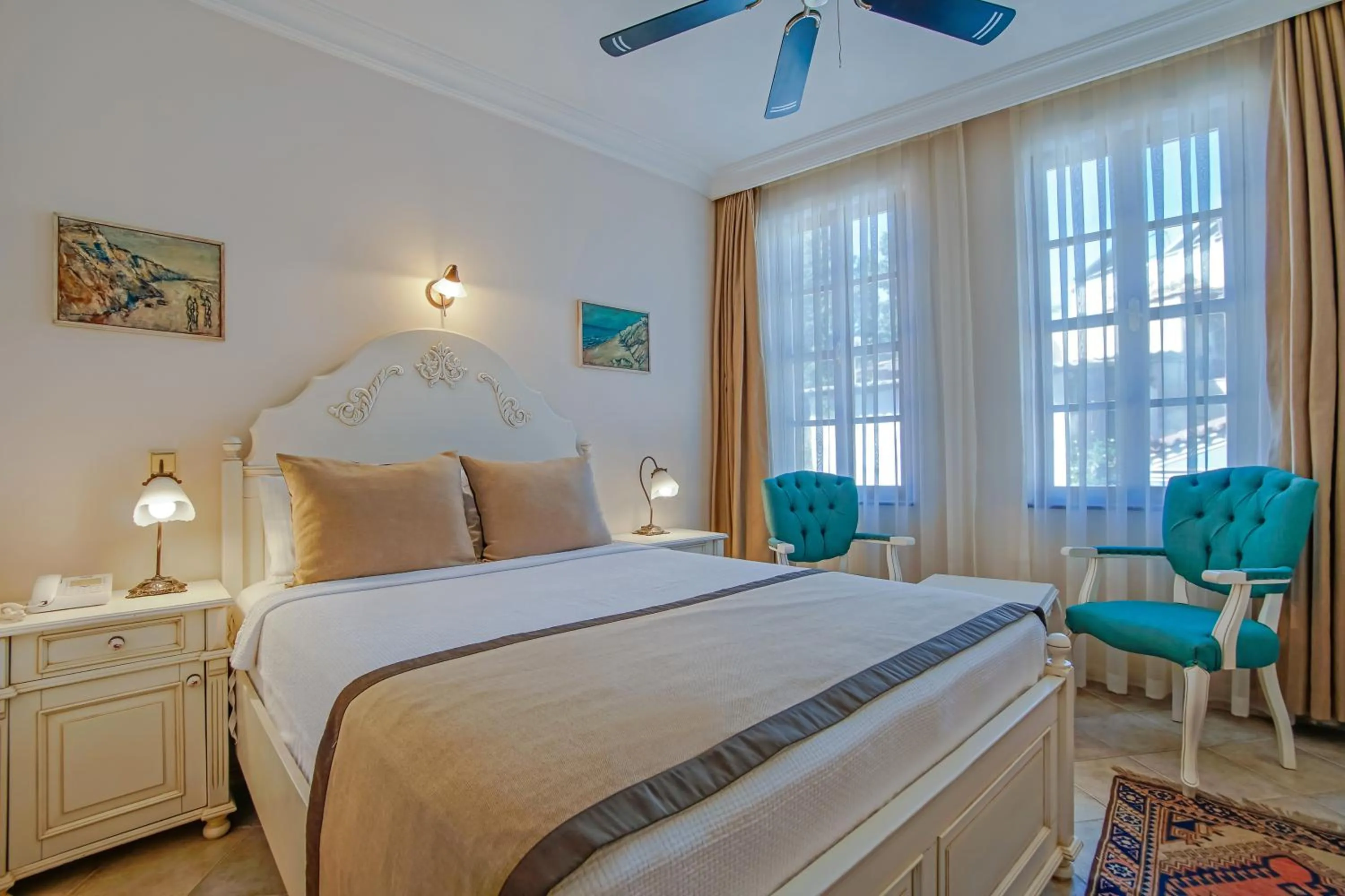 Photo of the whole room, Bed in La Paloma Hotel