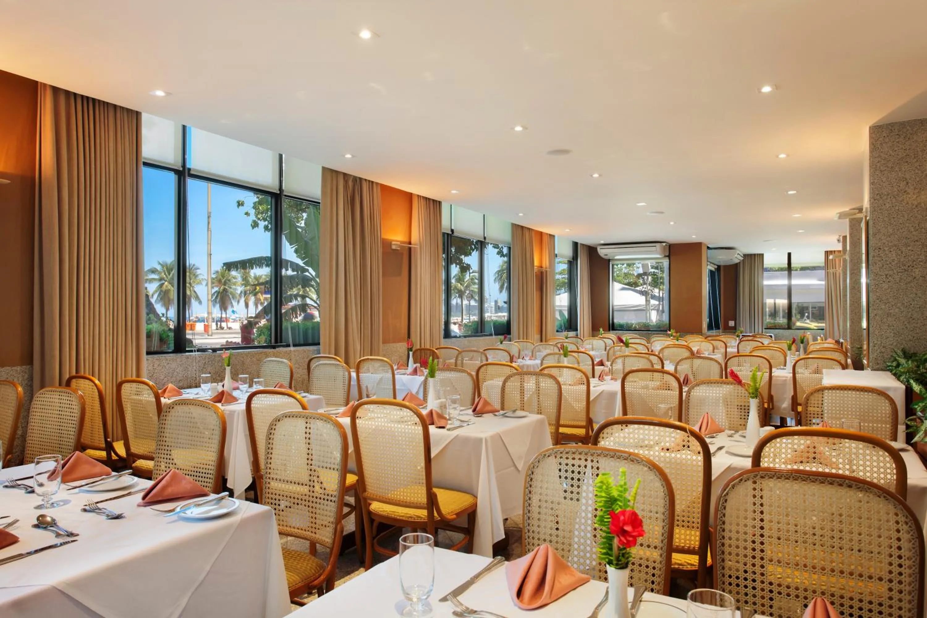 Restaurant/places to eat in Windsor Excelsior Copacabana