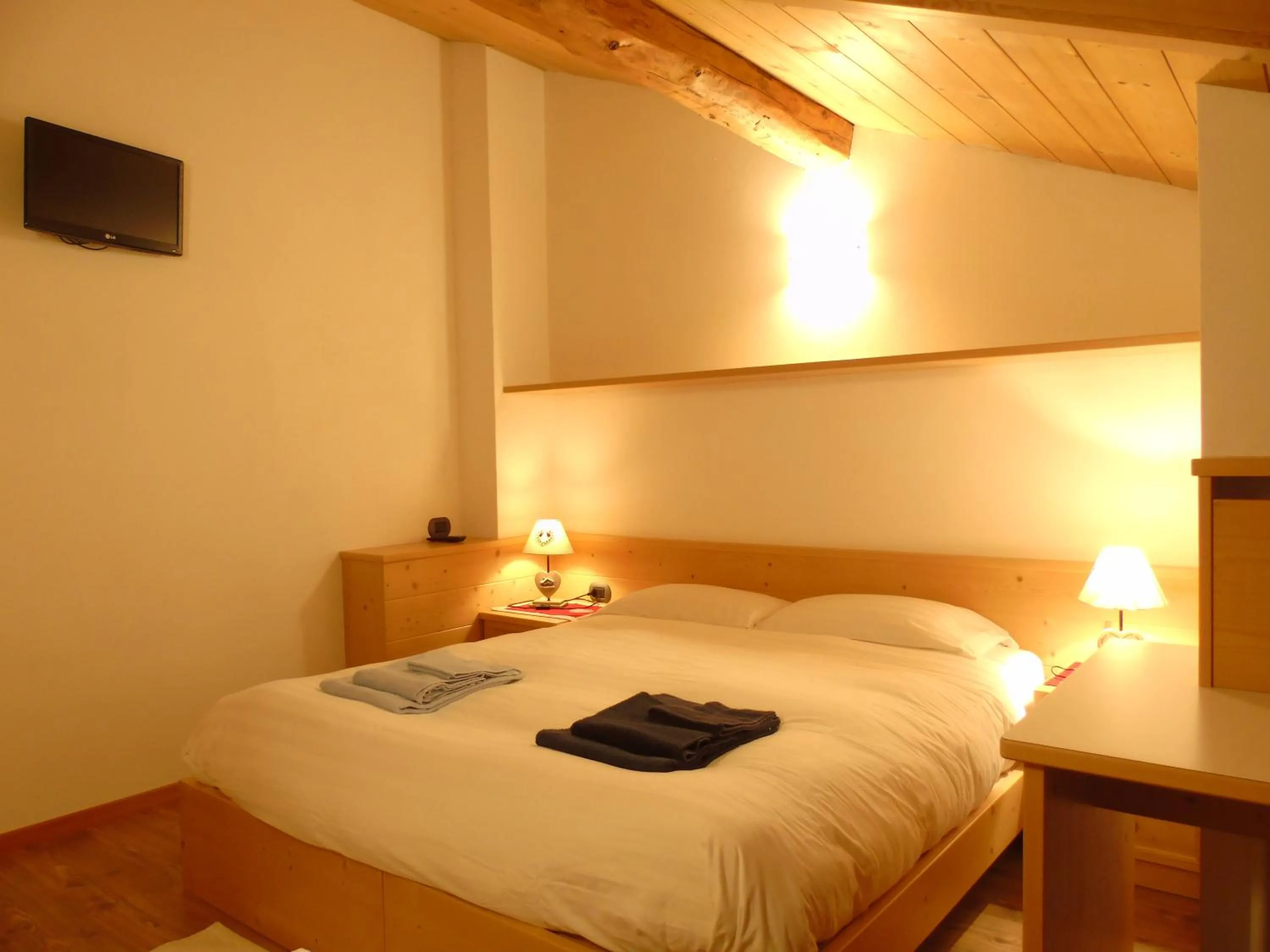 Bedroom, Bed in Apartments Trettel