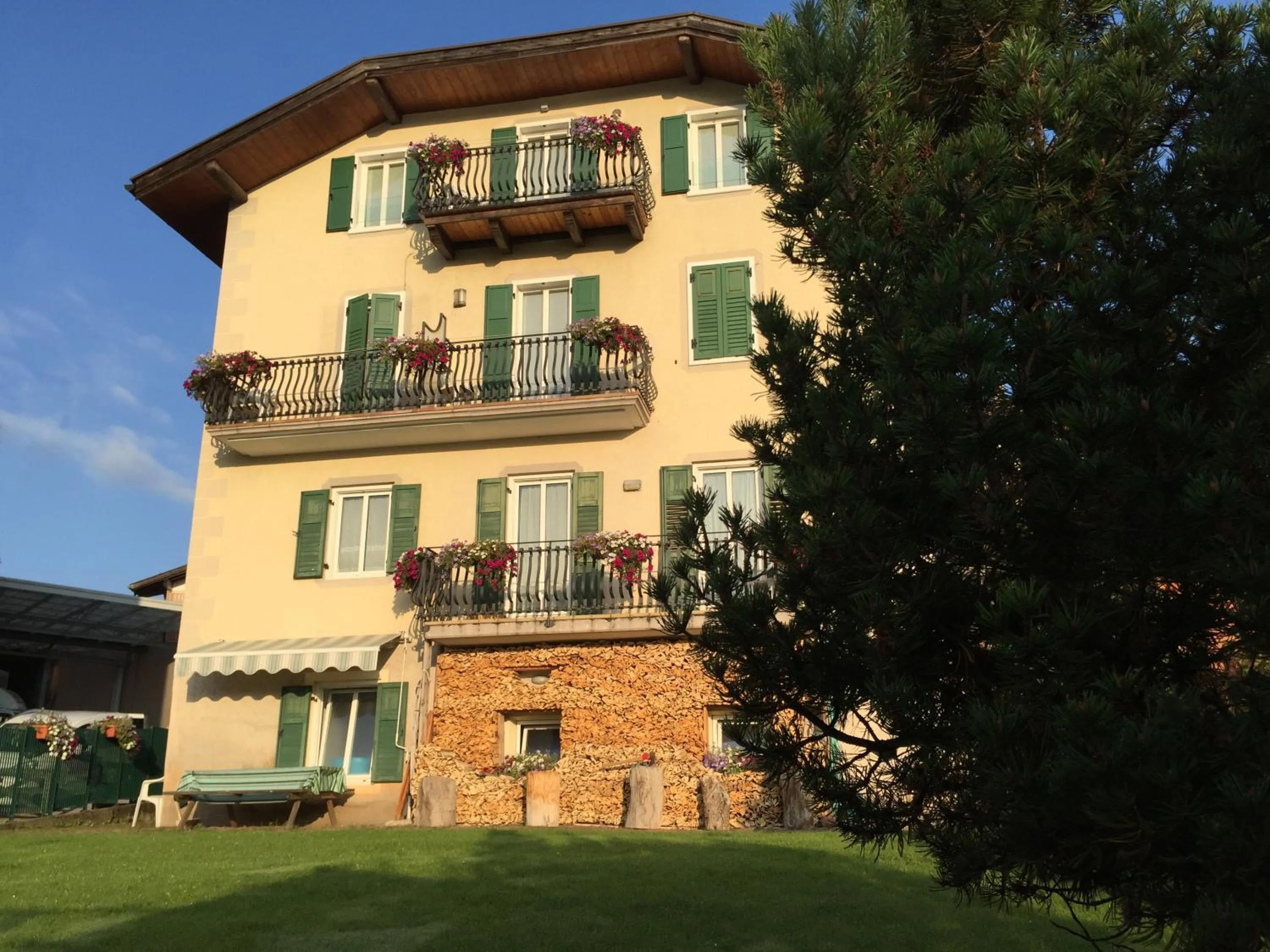 Property building in Apartments Trettel