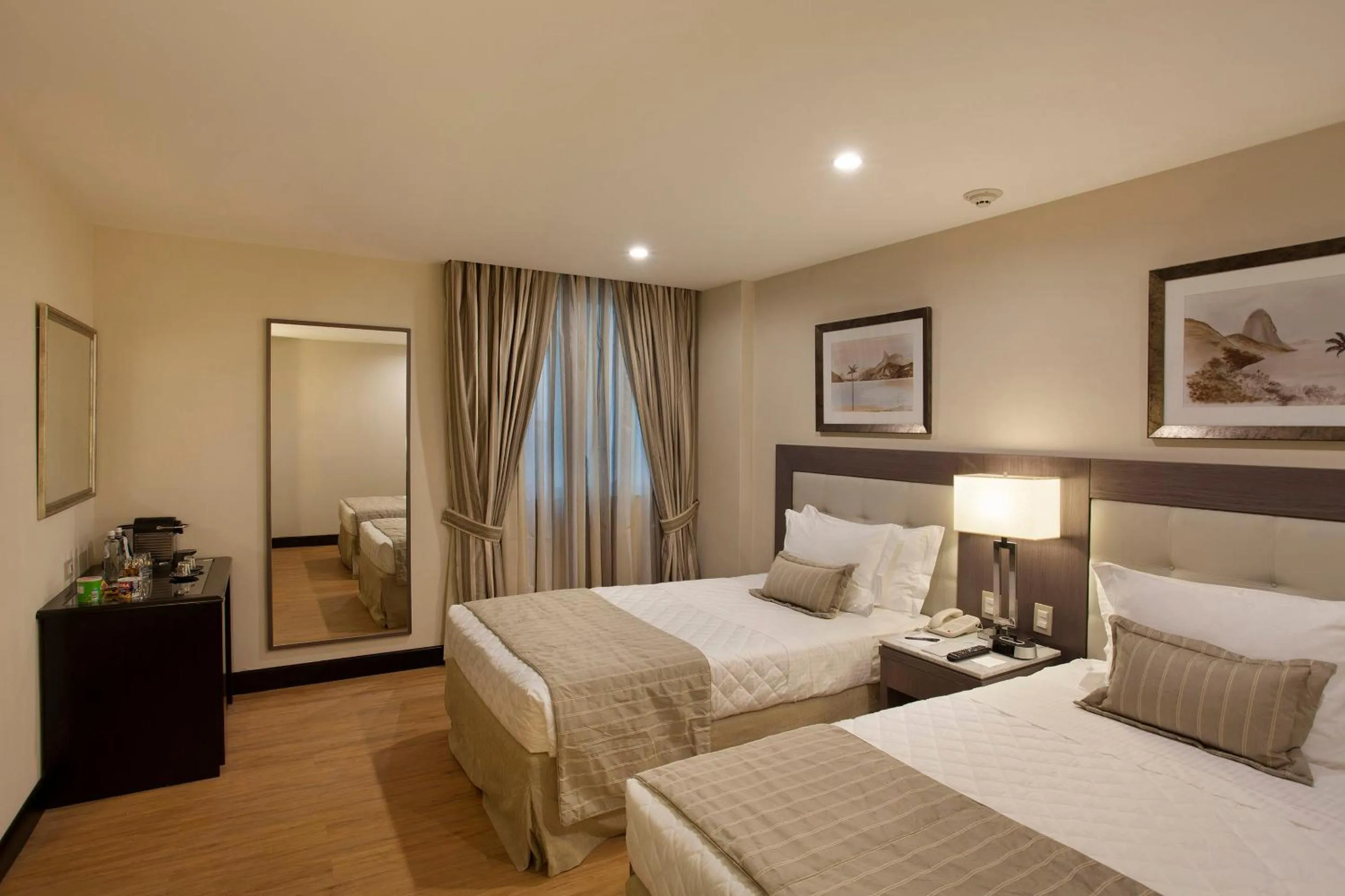 Photo of the whole room, Bed in Miramar By Windsor Copacabana