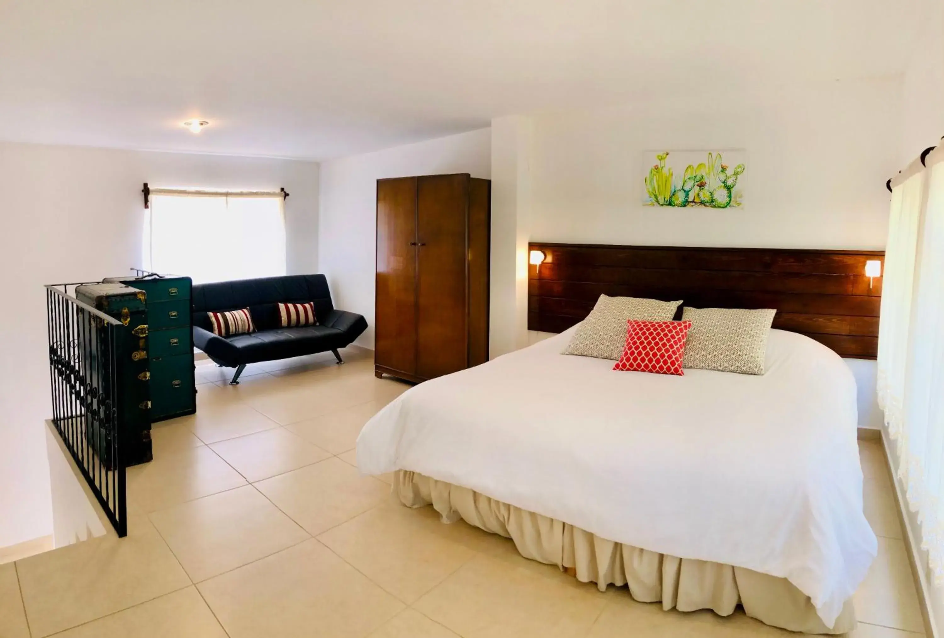 Deluxe King Suite in Club Vergel Resort Deluxe King Suite in Club Vergel Resort