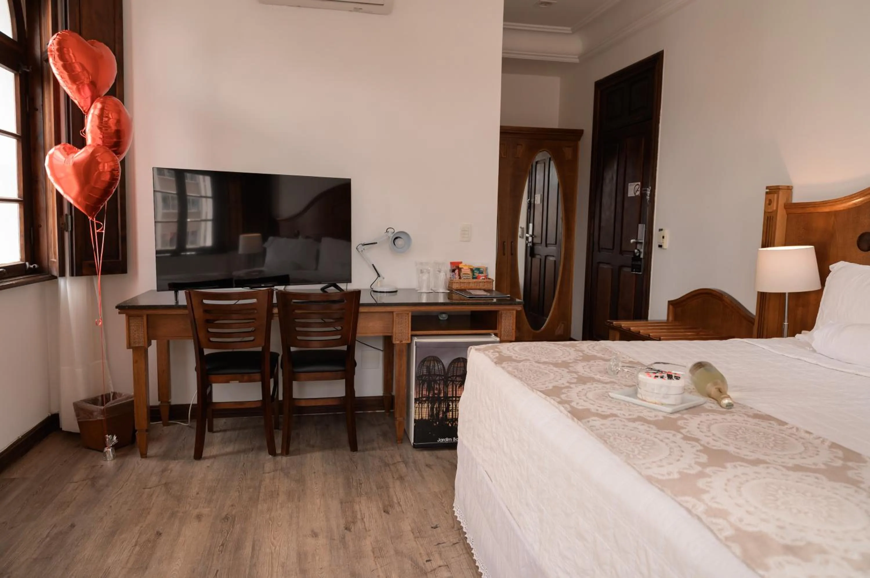 TV and multimedia, Bed in Johnscher by SJ - San Juan Curitiba