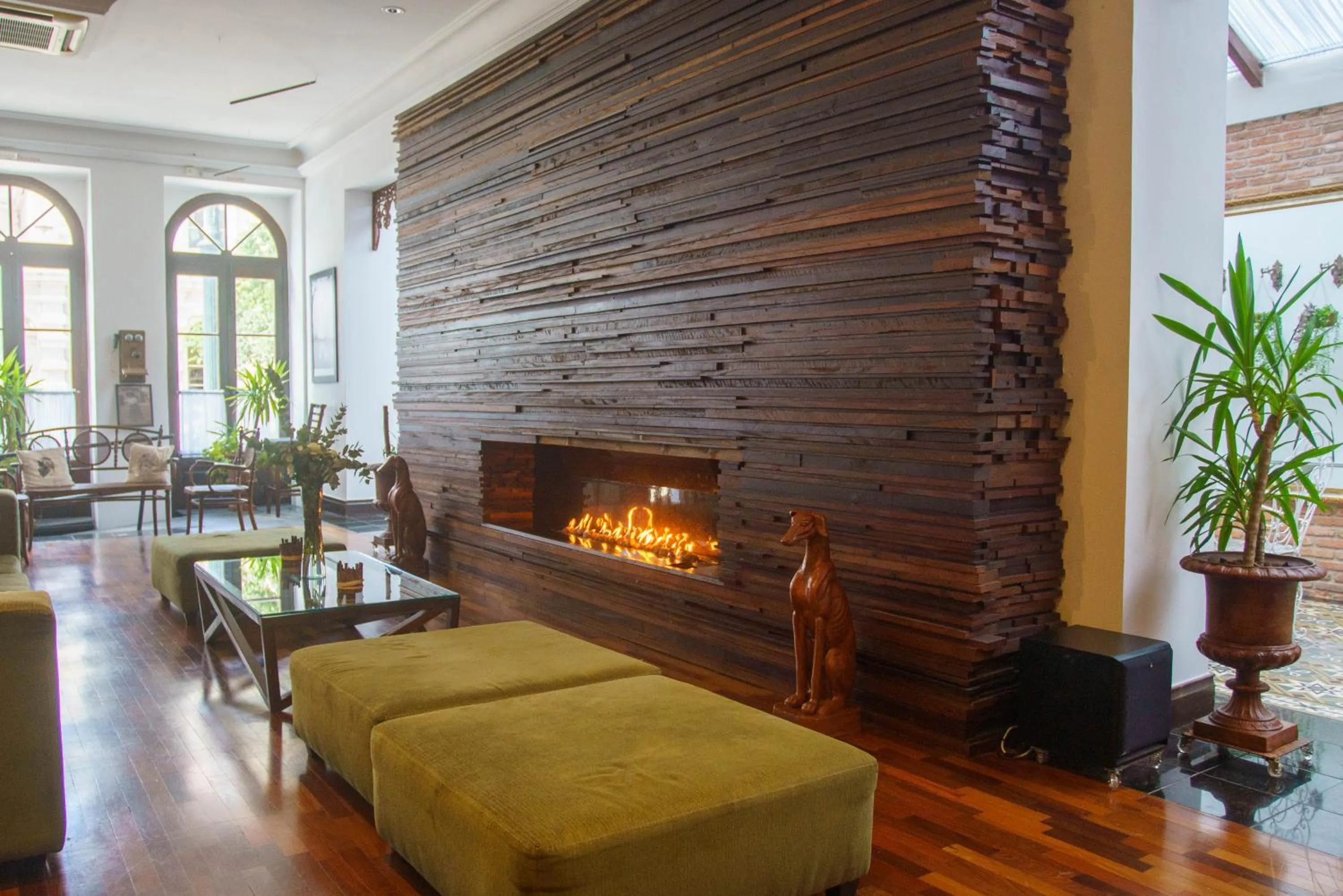 Lounge or bar in Johnscher by SJ - San Juan Curitiba