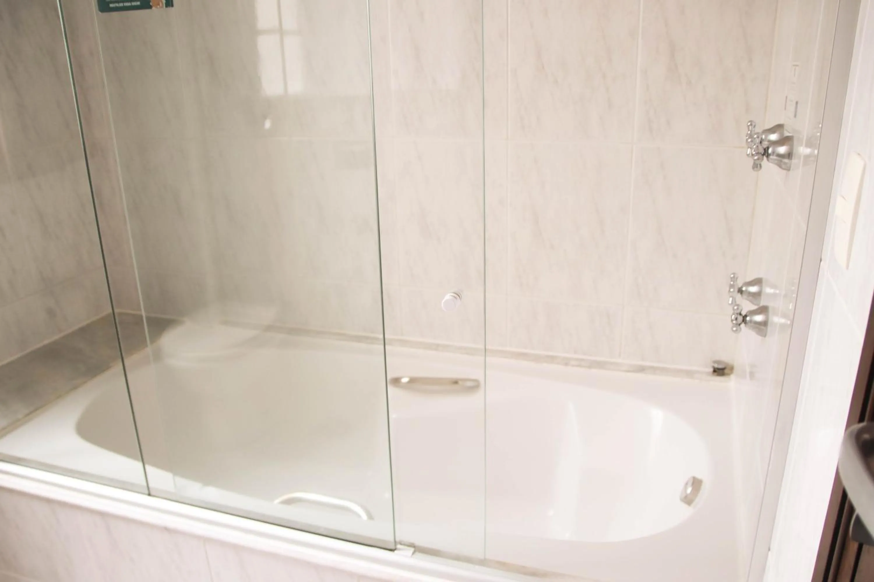 Bedroom in Johnscher by SJ - San Juan Curitiba