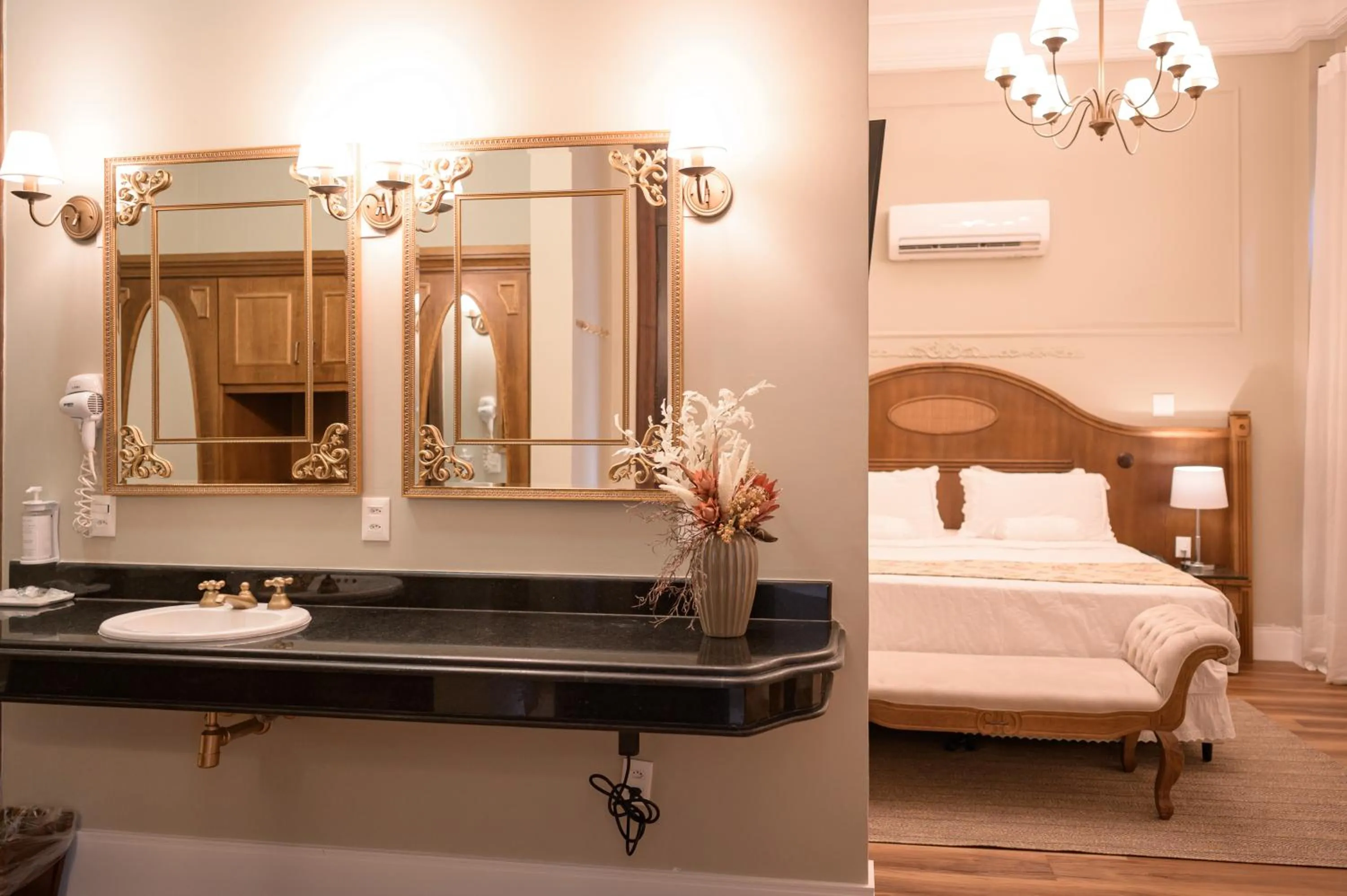 Decorative detail, Bed in Johnscher by SJ - San Juan Curitiba